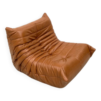 Fauteuil Togo en cuir marron attribué à Michel Ducaroy pour Ligne Roset