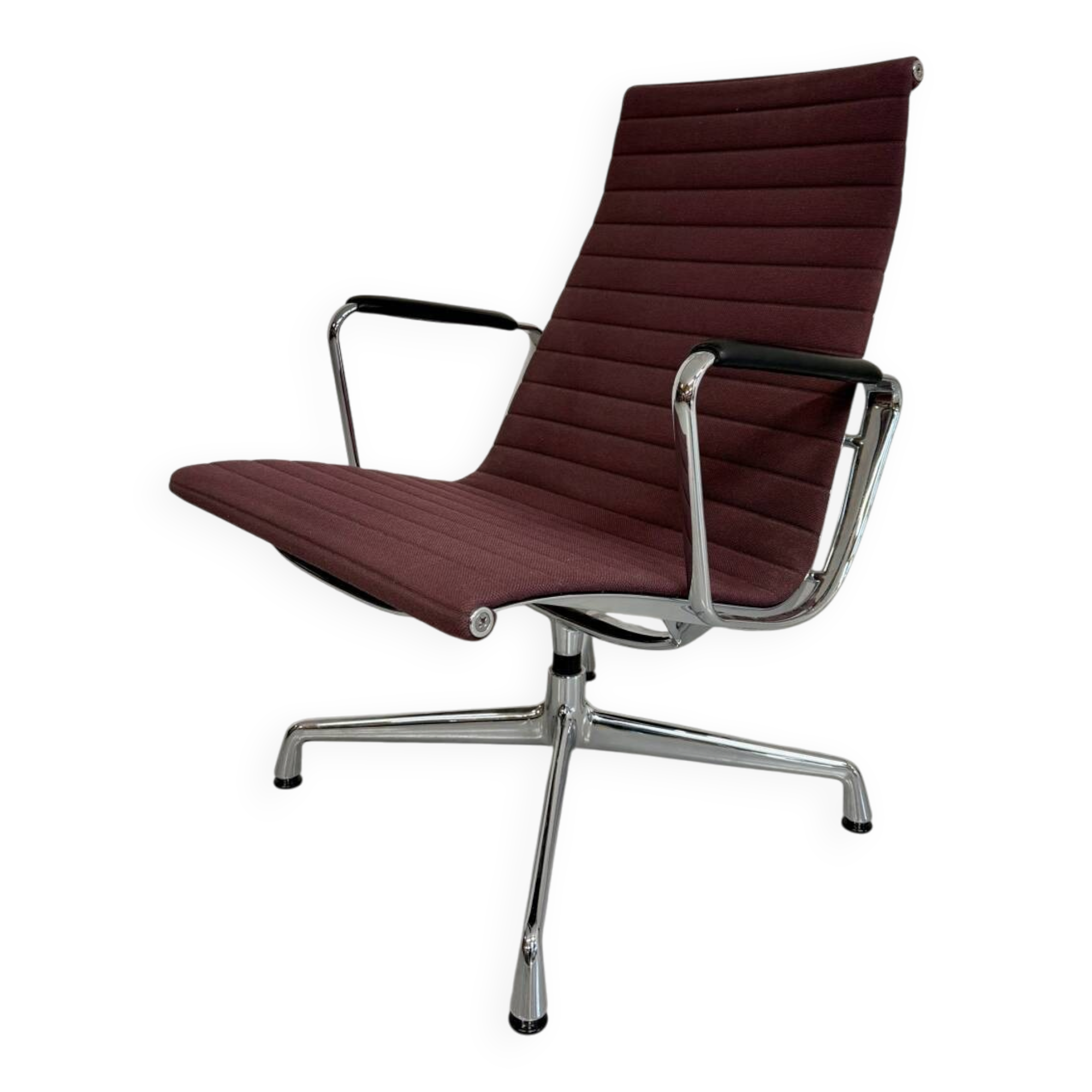EA 122 swivel chair designed by Charles and Ray Eames for Vitra, 1980s.