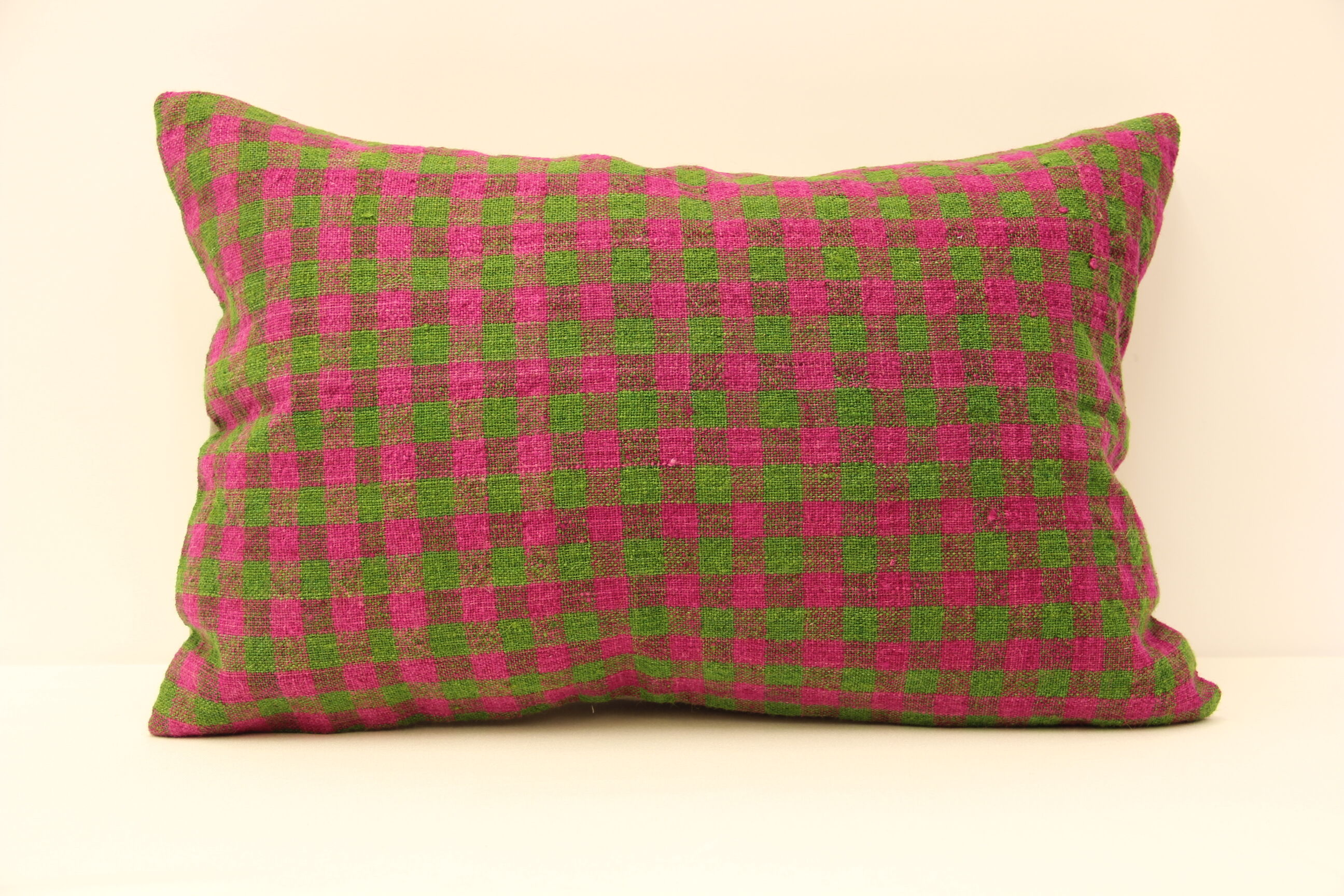 Throw pillow, cushion cover 40x60 cm