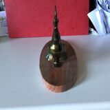 Serre livres. Art nouveau  signé TED paons.