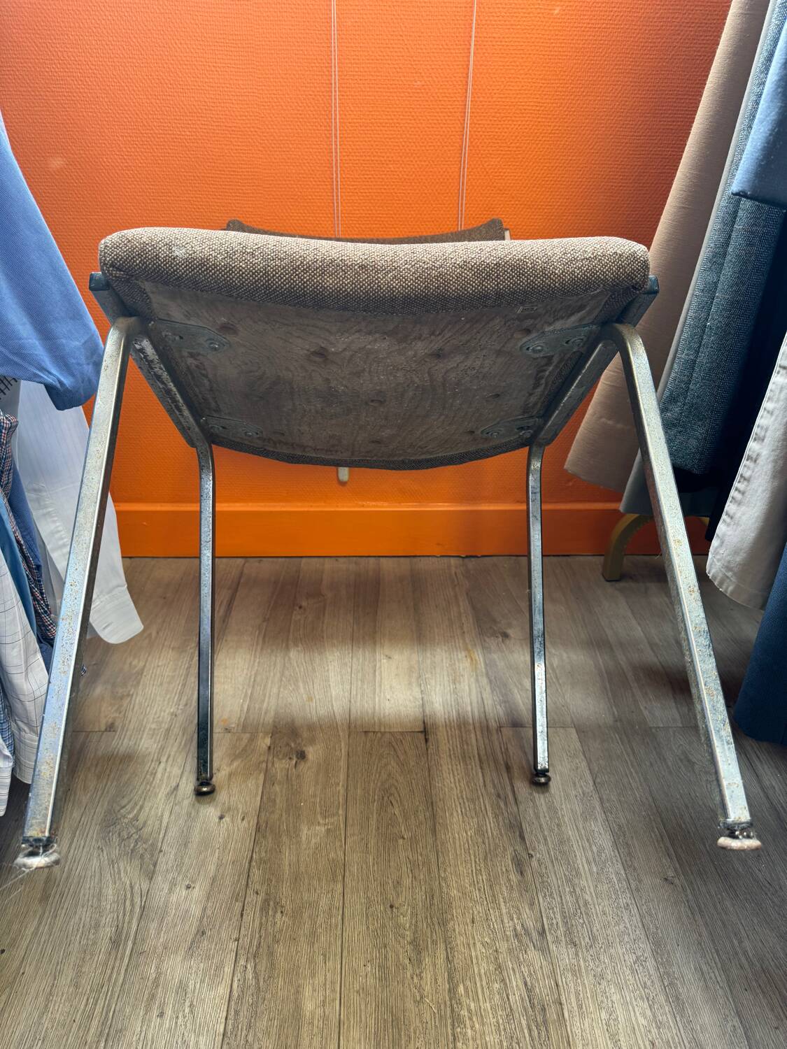Chaise en métal et tissu vintage 70