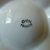 6 oyster plates, 1 ramekin and 1 cup from the Gien factory