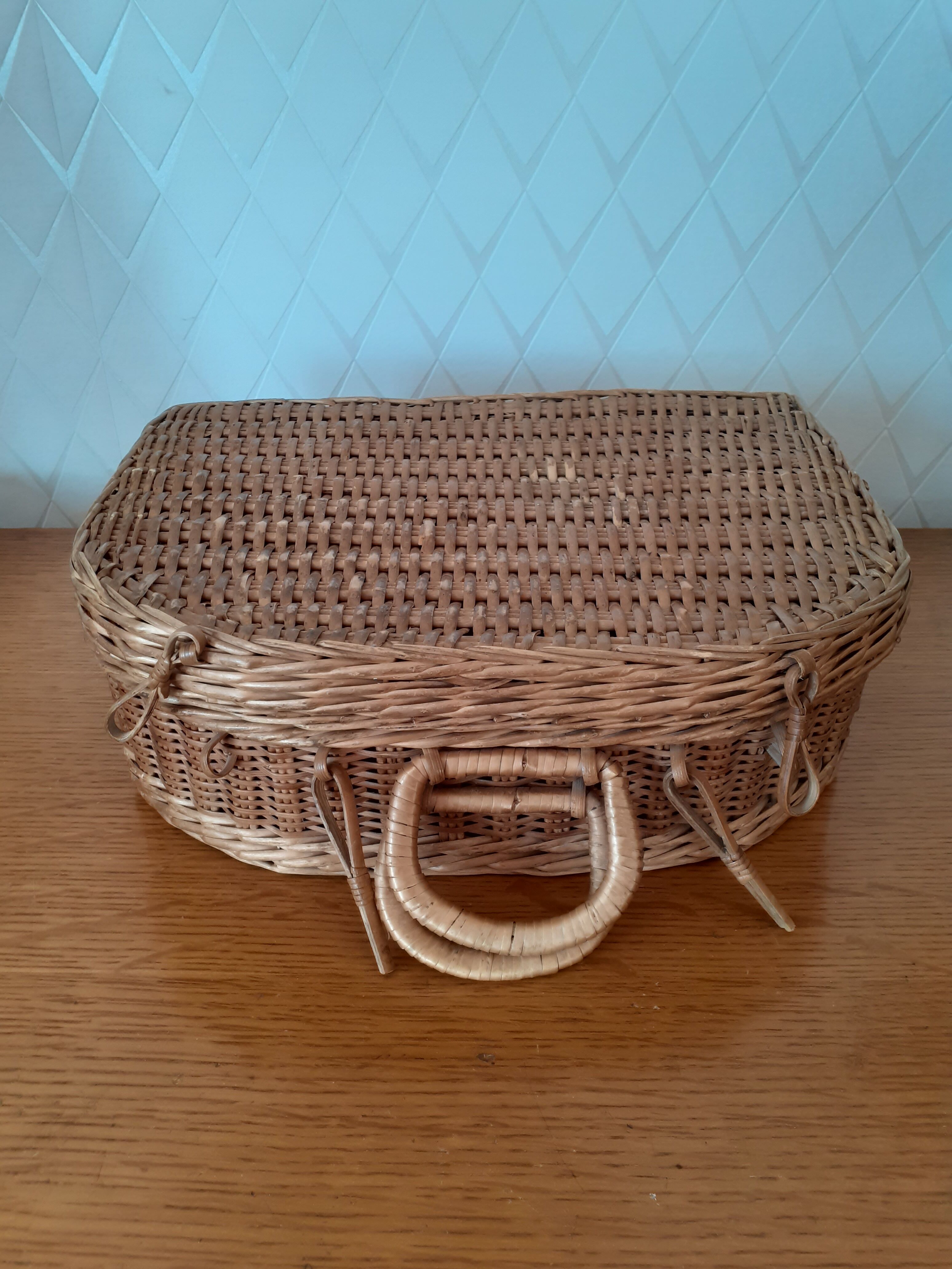 Vintage flat basket