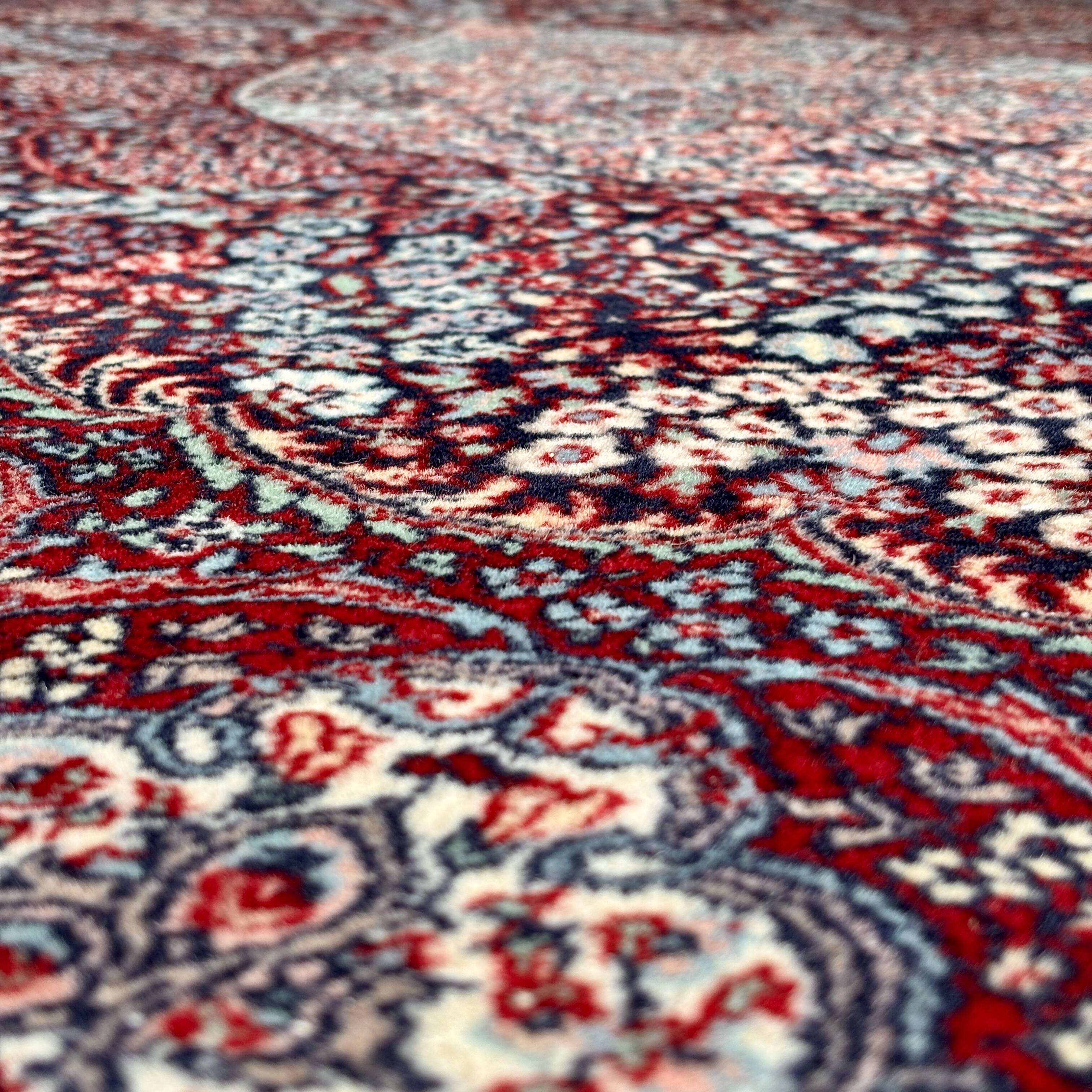 Authentic hand-knotted Persian Tabriz carpet, wool on cotton – 154 x 223 cm