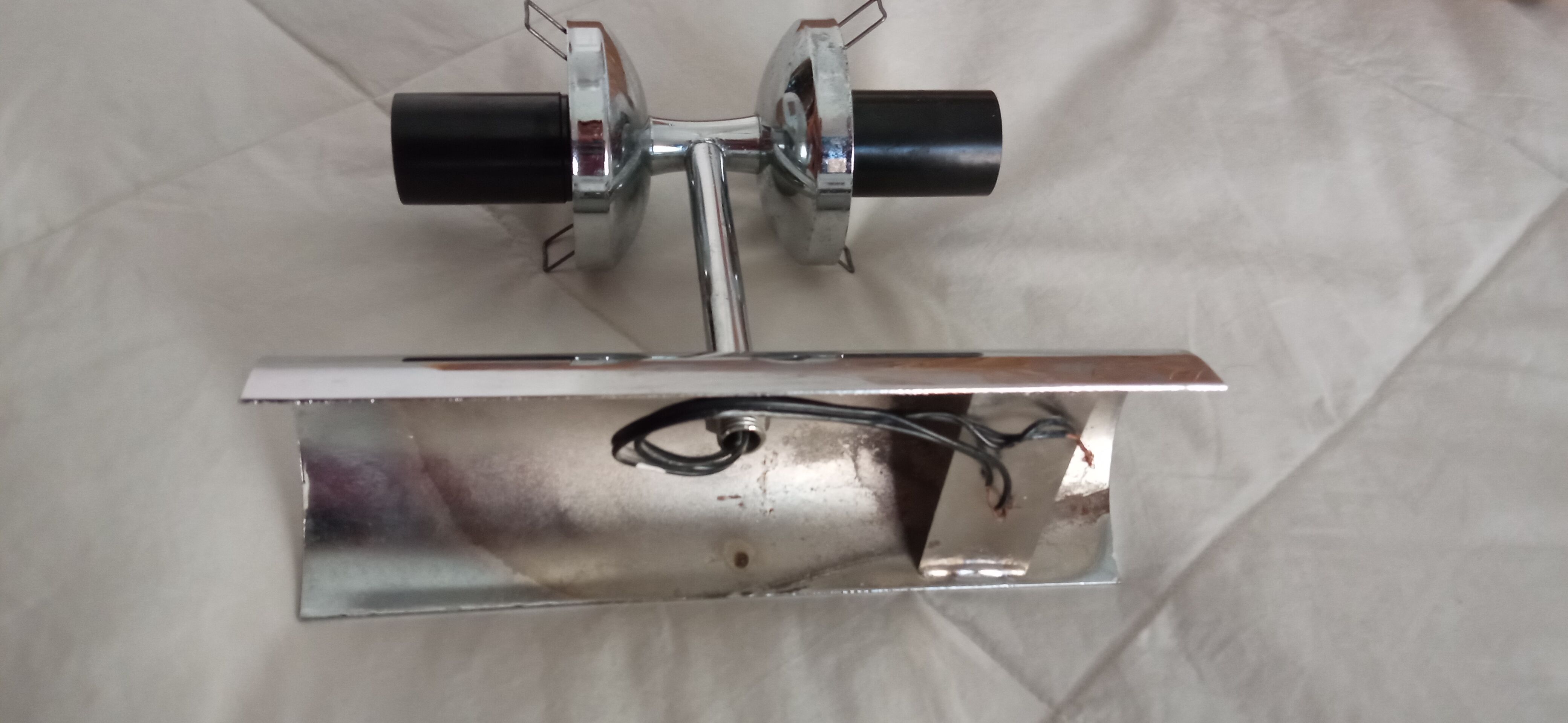 Vintage metal wall lamp