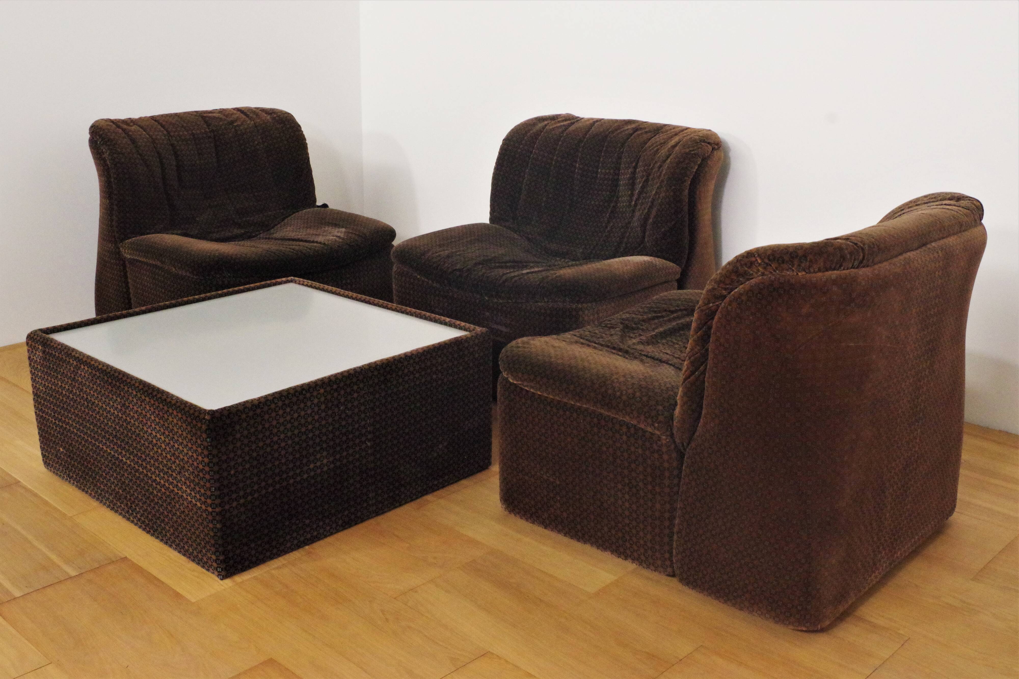 Armchairs Emmetre with Table by Guido Fareschini for Mariani, 1970s, Set of 4