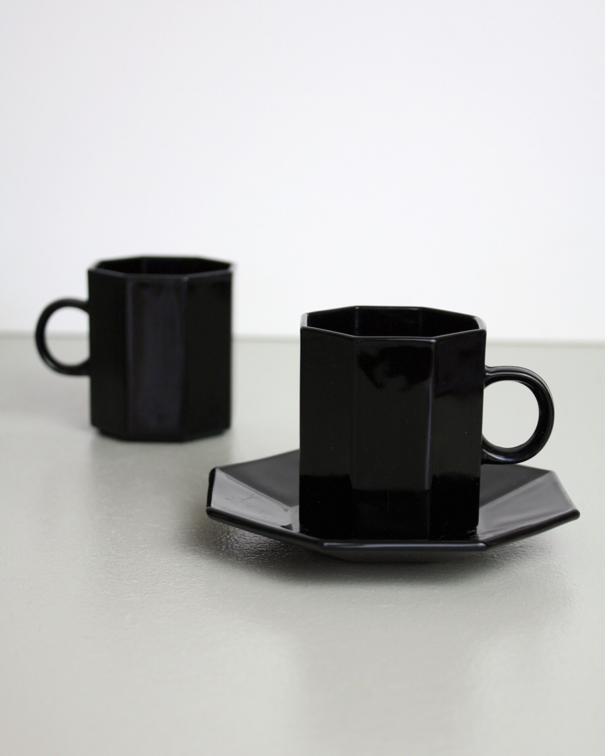 7 black cups Octime Arcoroc Esso collection
