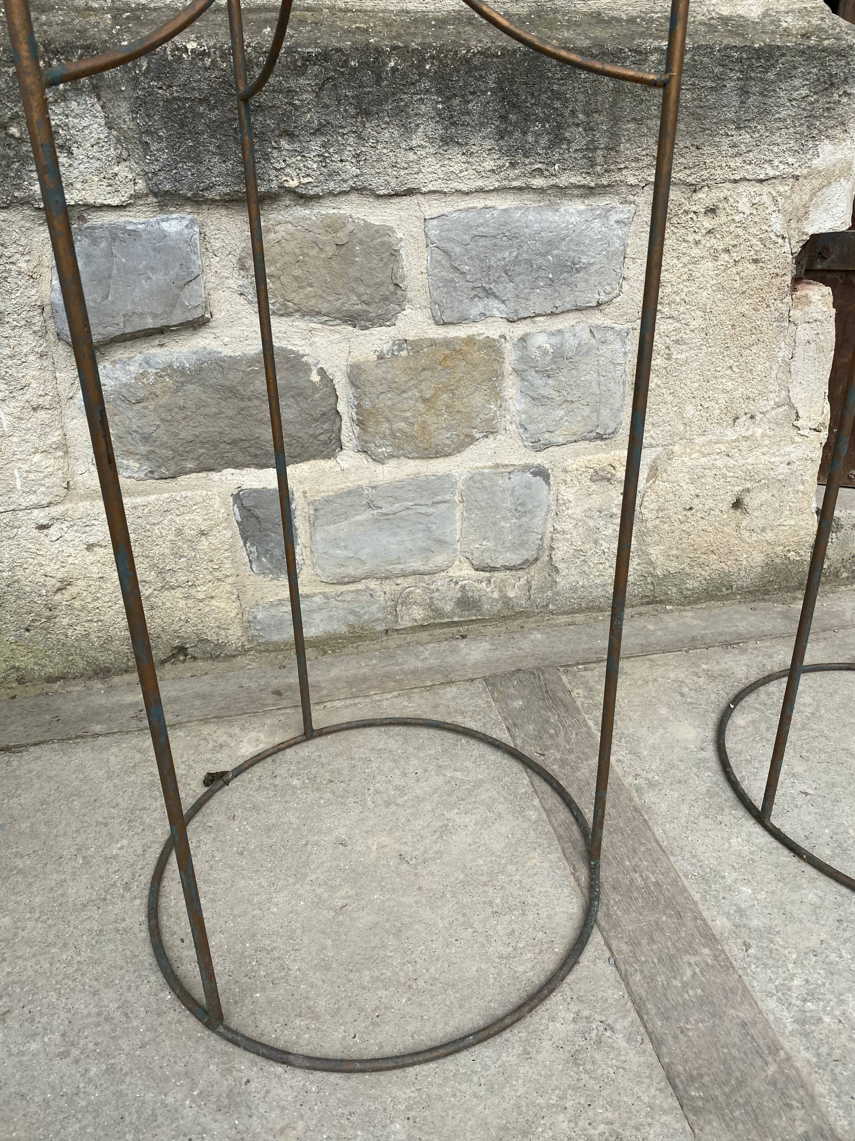 Pair of garden columns design