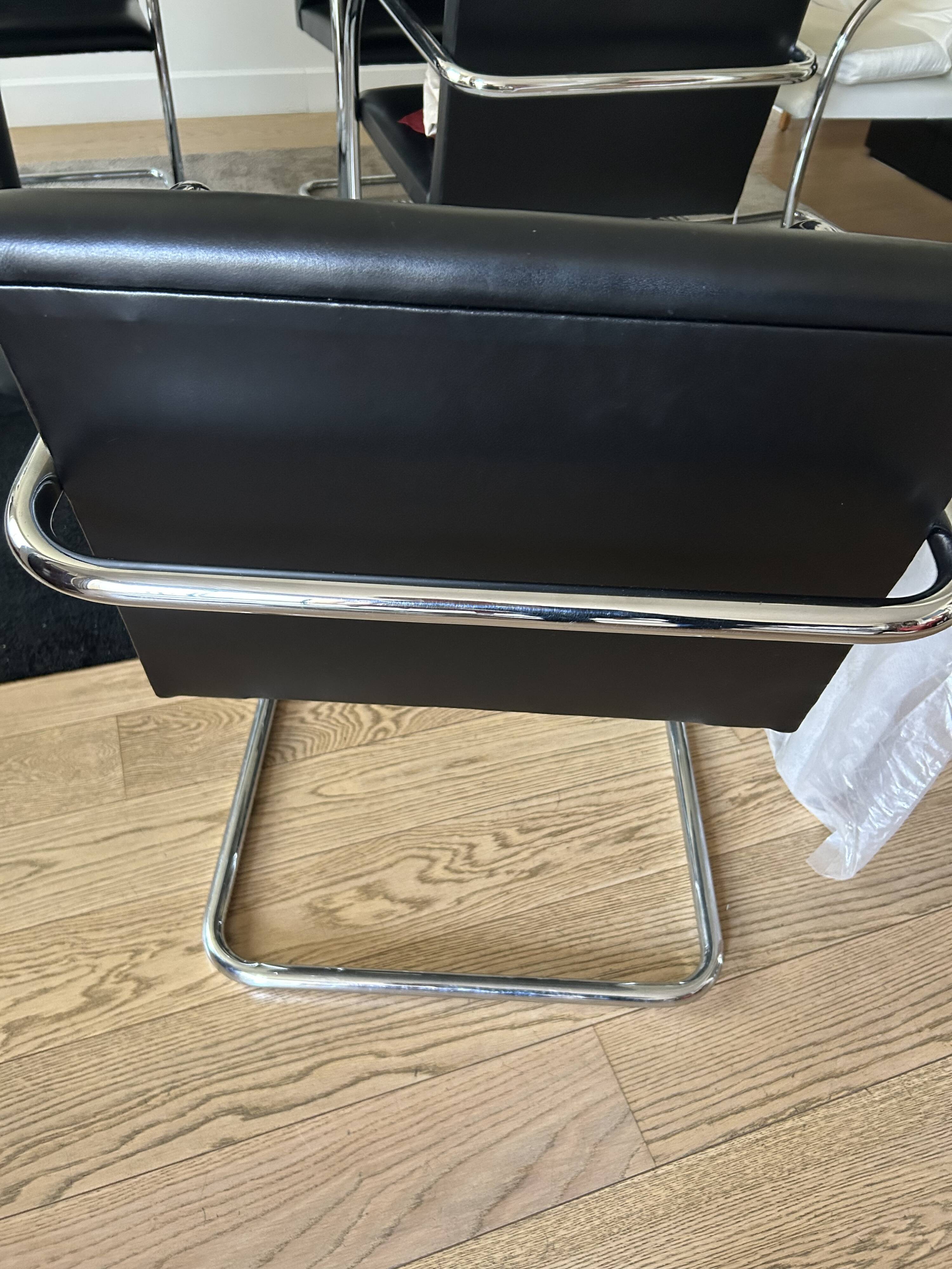 Set of 4 Mies van der Rohe chairs