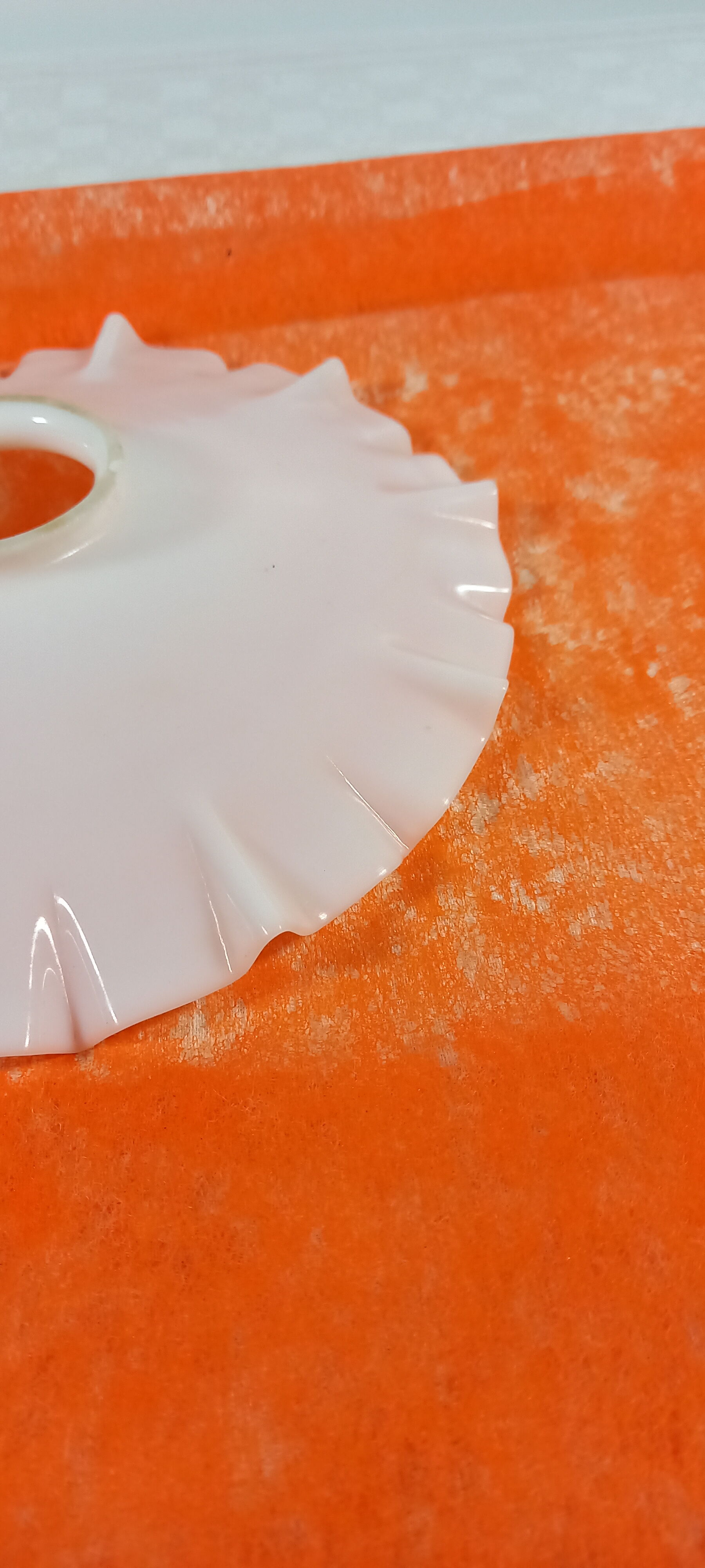 Lampshade for "retro" suspension in white glass