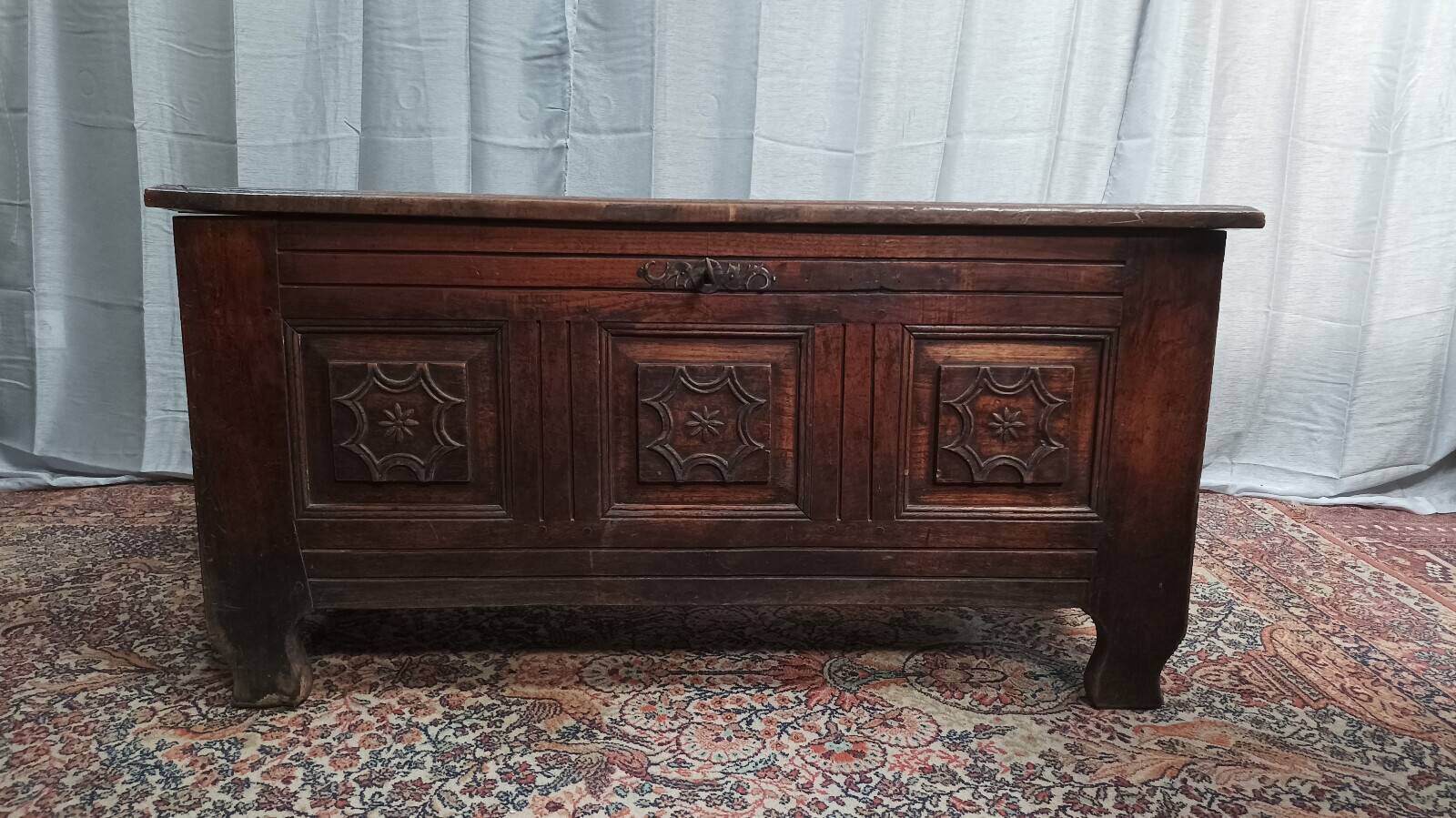 Louis XIV oak chest from the 19th century.