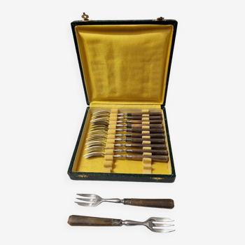 12 horn & silver forks