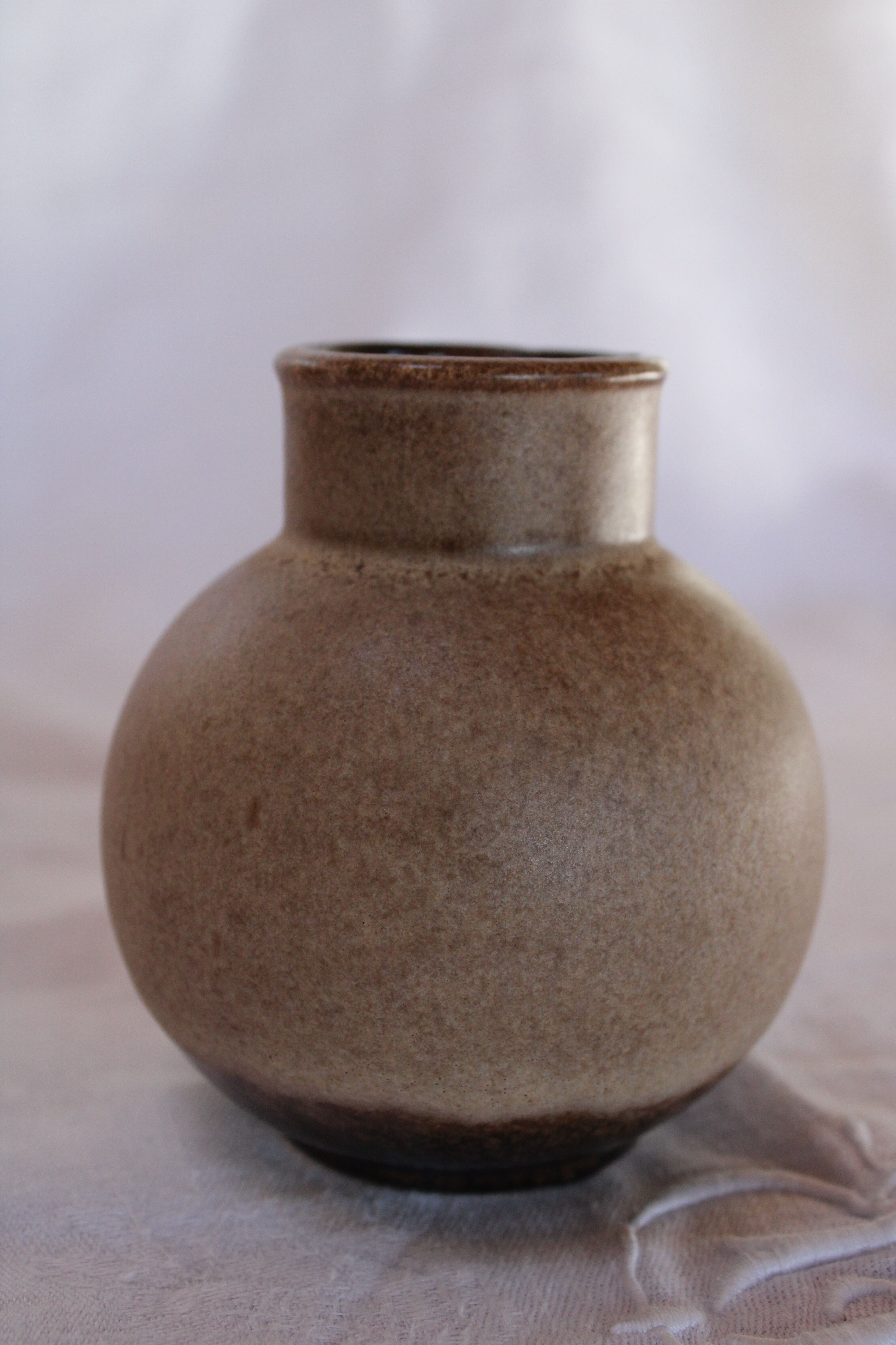 Small W-Germany Ball Vase 425-10