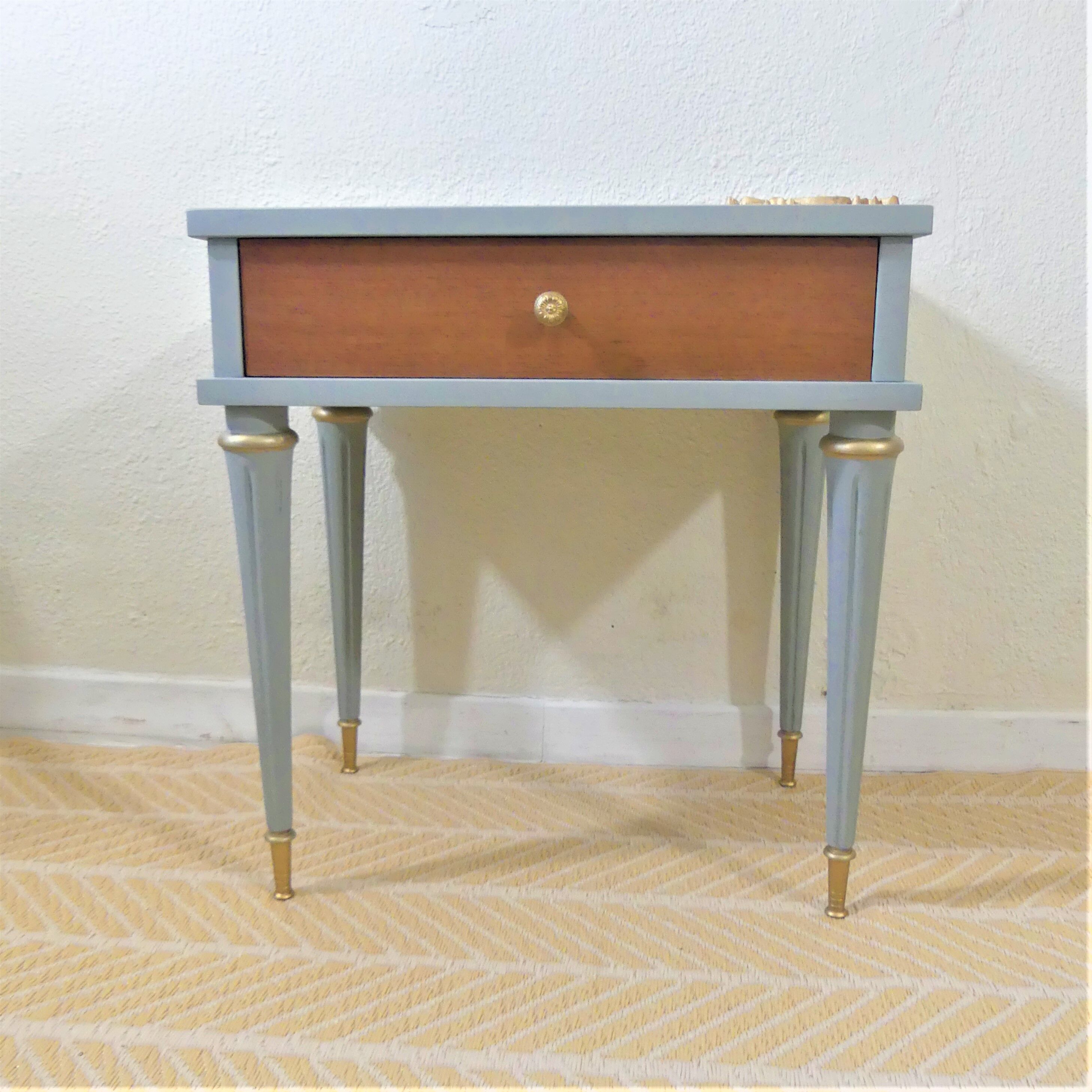 Bedside table with fluted spindle legs