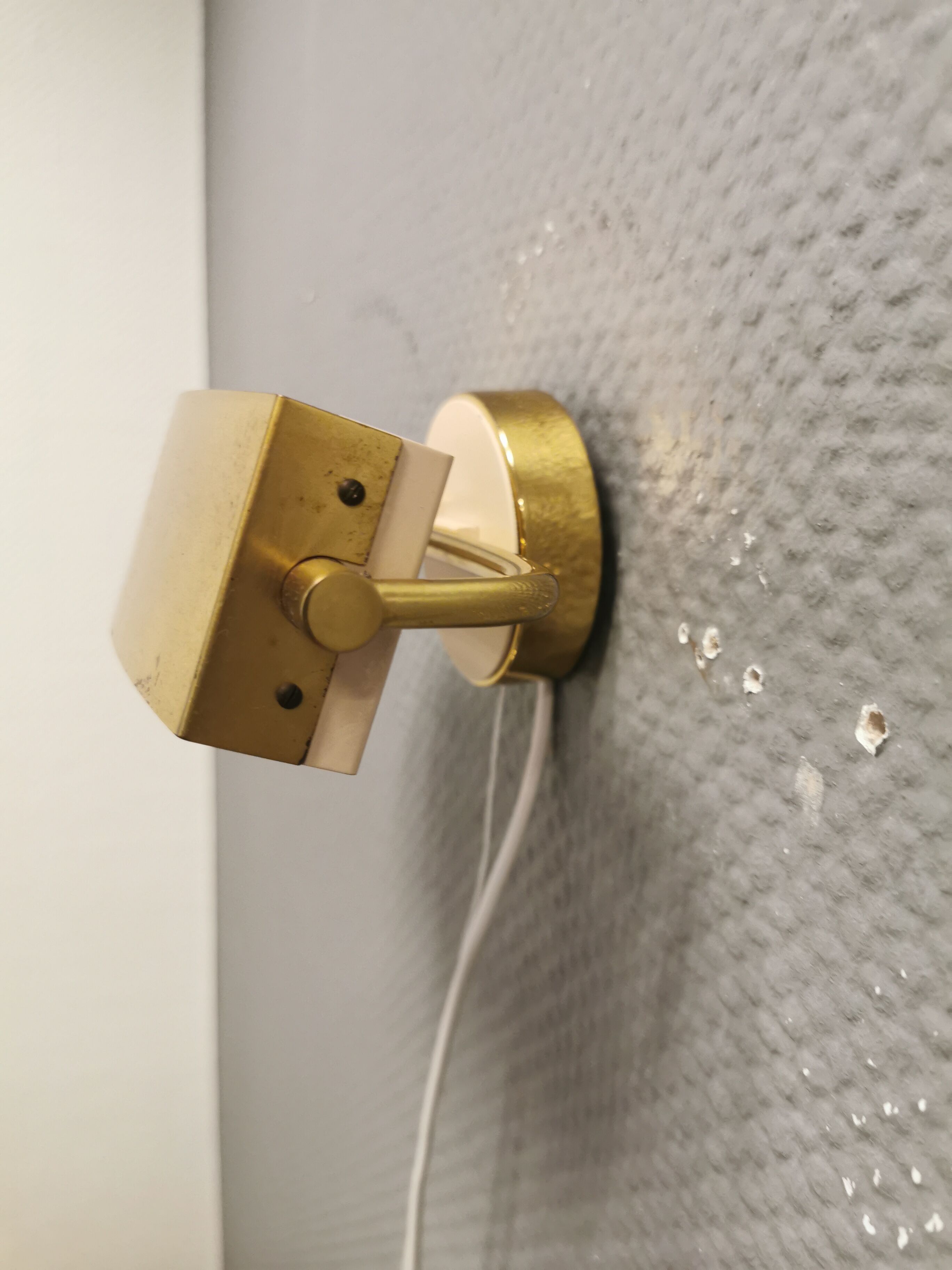 Small wall lamp made of brass, Danish design, estimated from the 1930