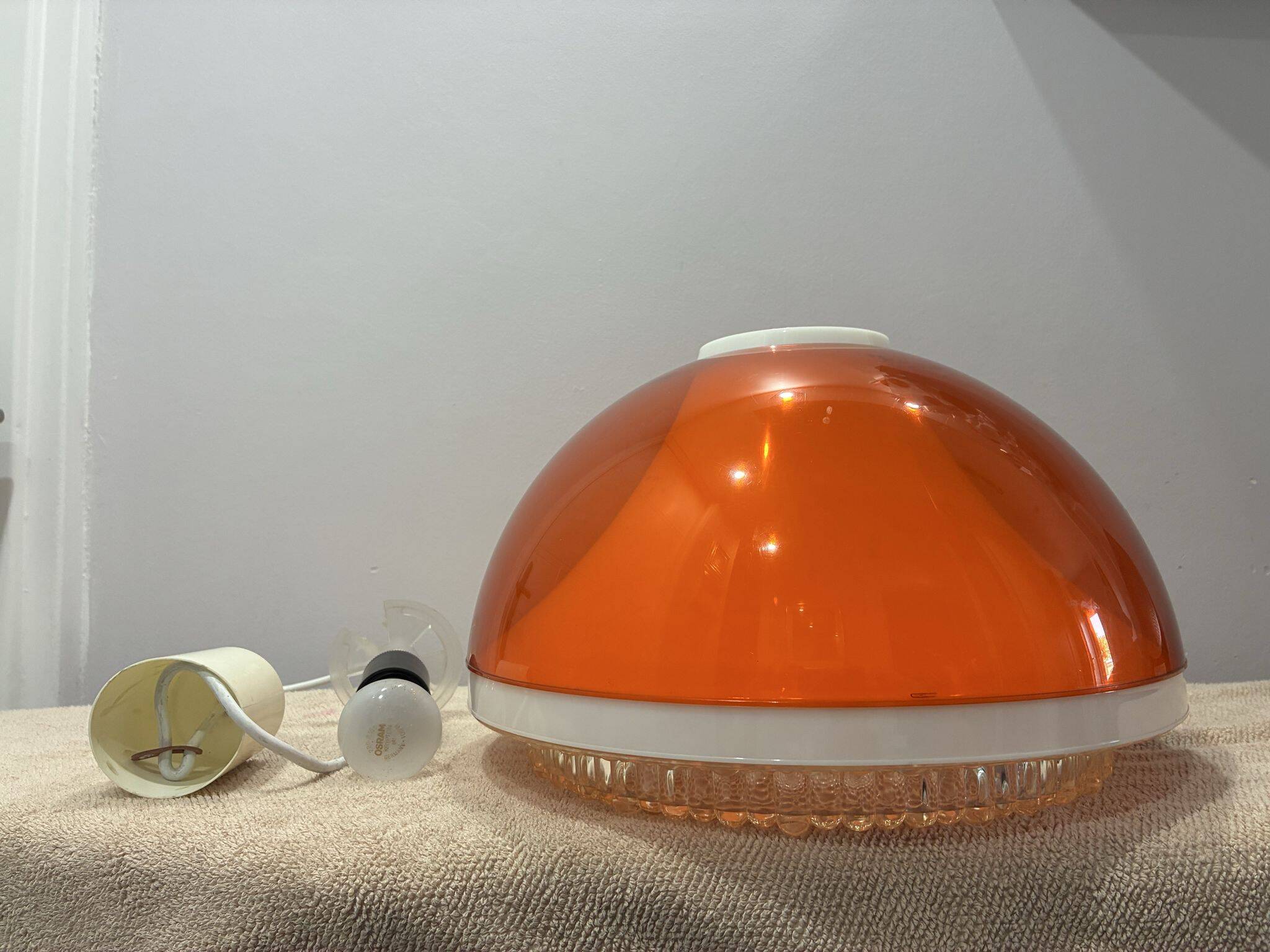 Lampe suspendue en acrylique orange Dijkstra, années 1970