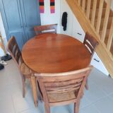 Table à manger ovale et 4 chaises