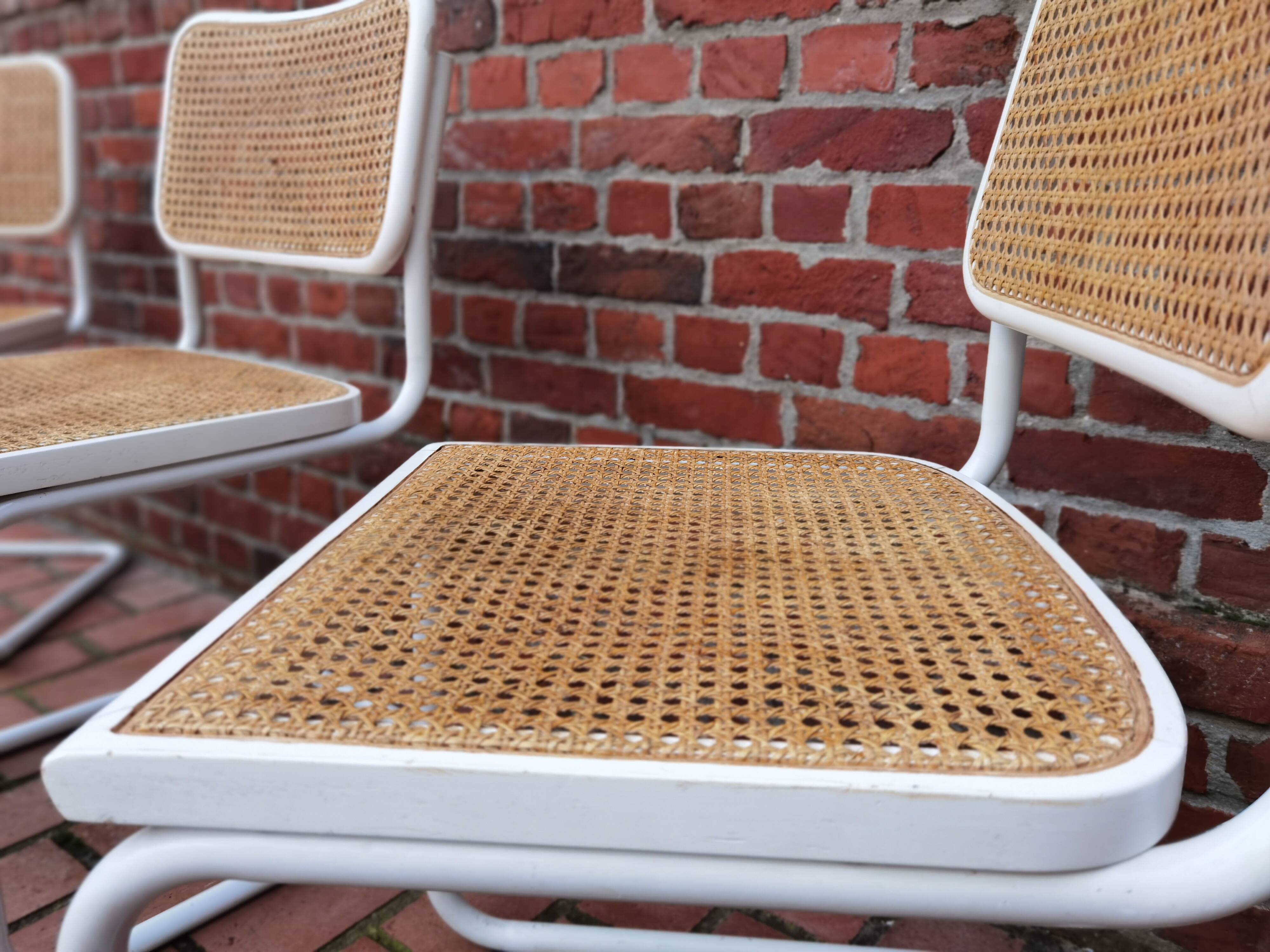 B32 Marcel Breuer white chairs