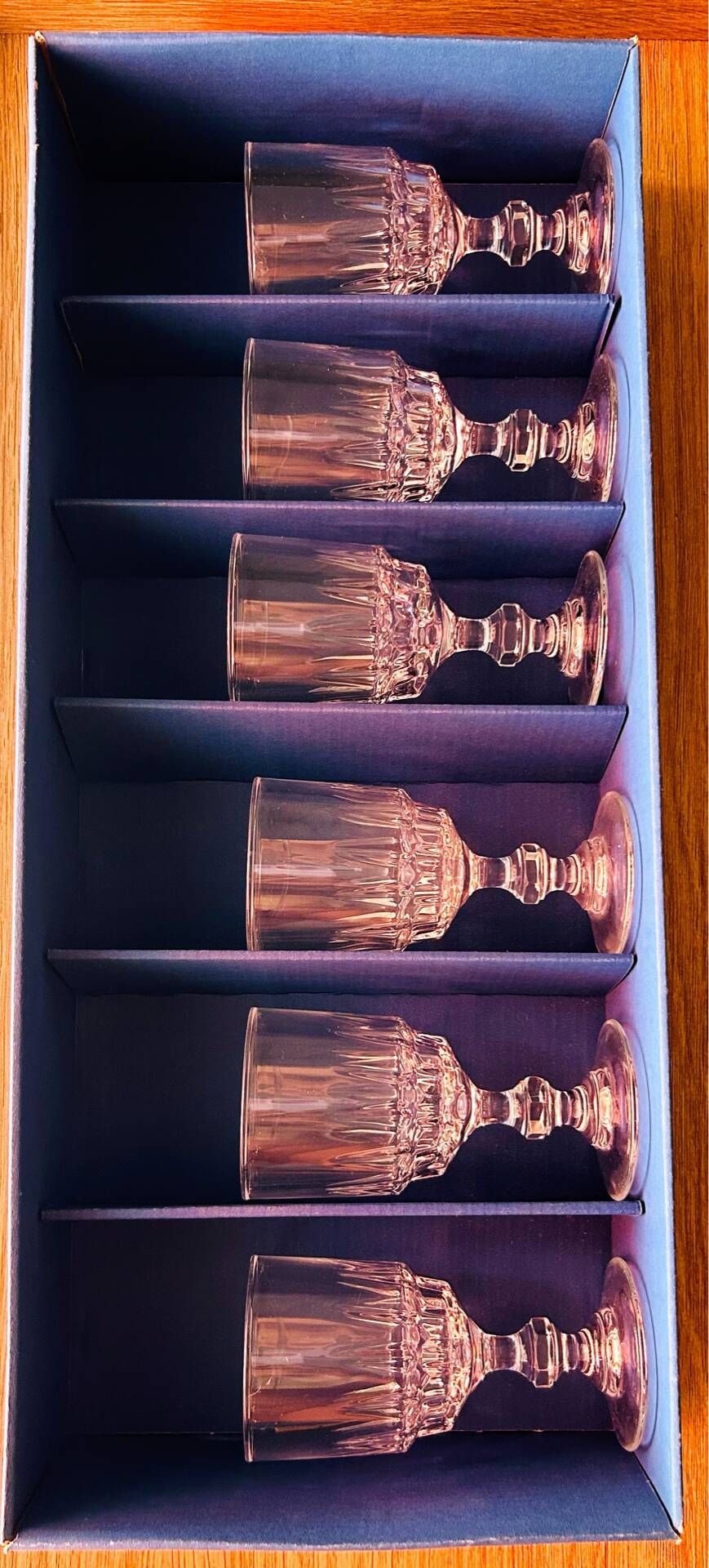 Superb set of 18 Cristal d’Arques glasses – 12 wine glasses + 6 tumblers