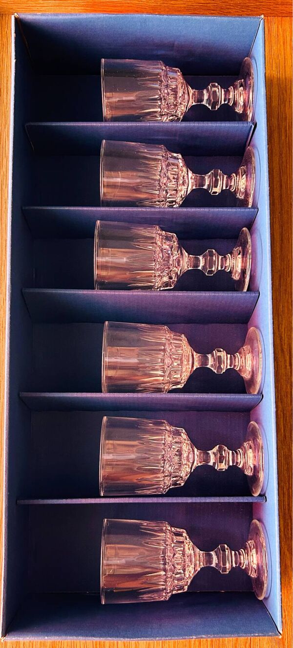 Superbe lot de 18 verres Cristal d’Arques – 12 verres à vin + 6 verr