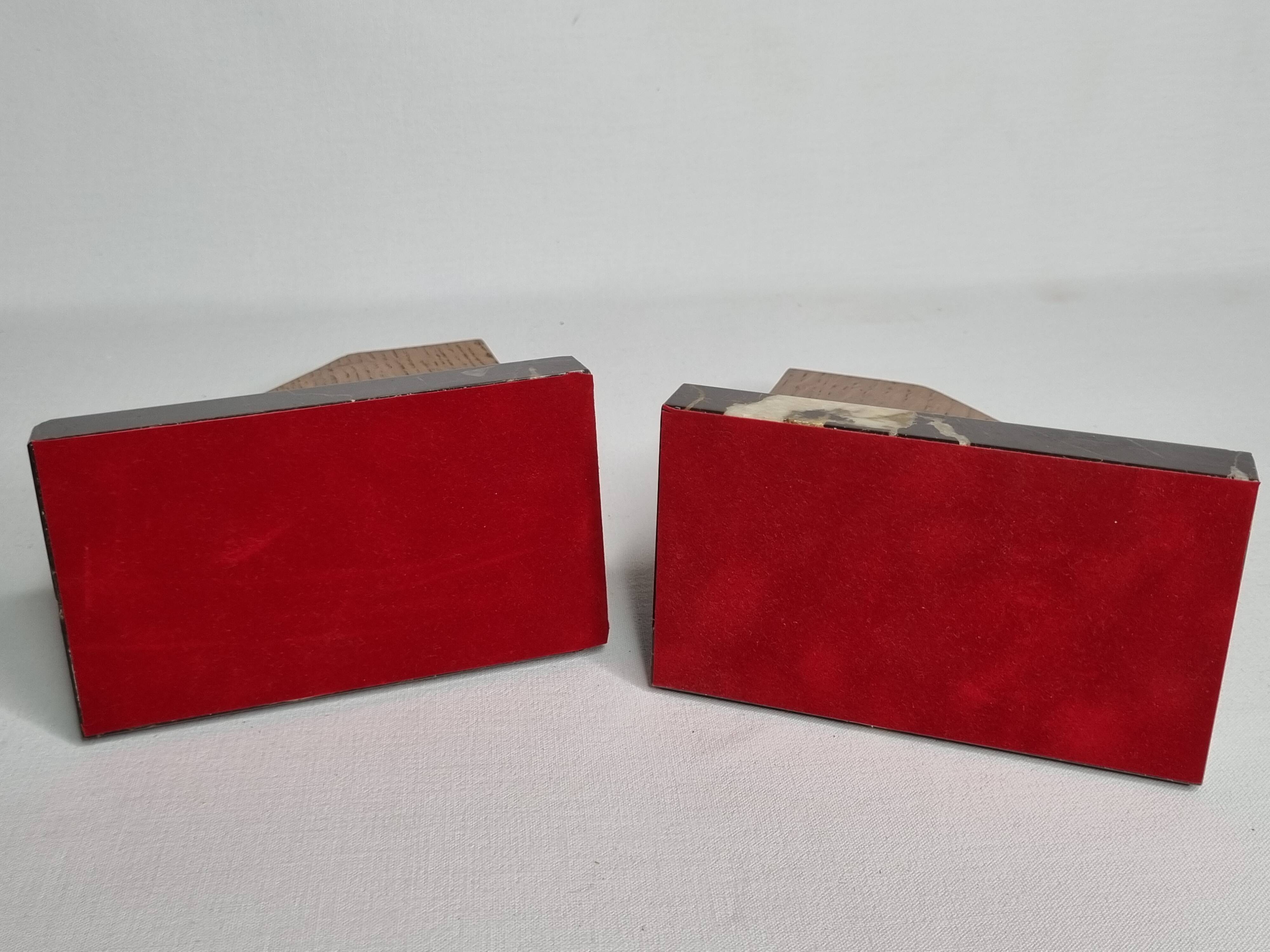 Pair of Art Deco bookends in solid wood and veined black marble