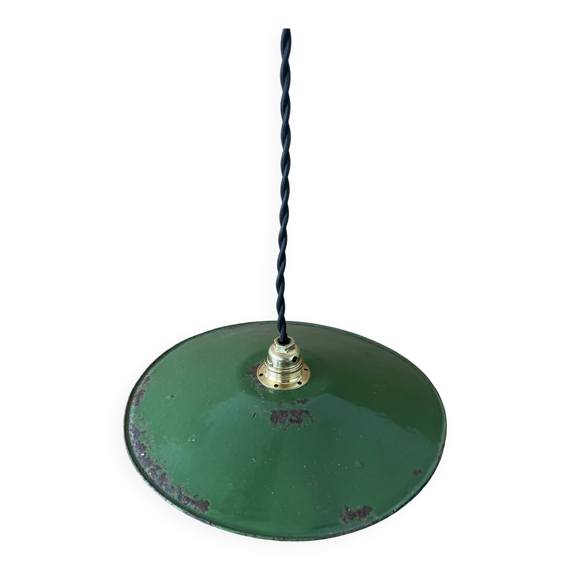 Workshop suspension in old enamelled sheet metal