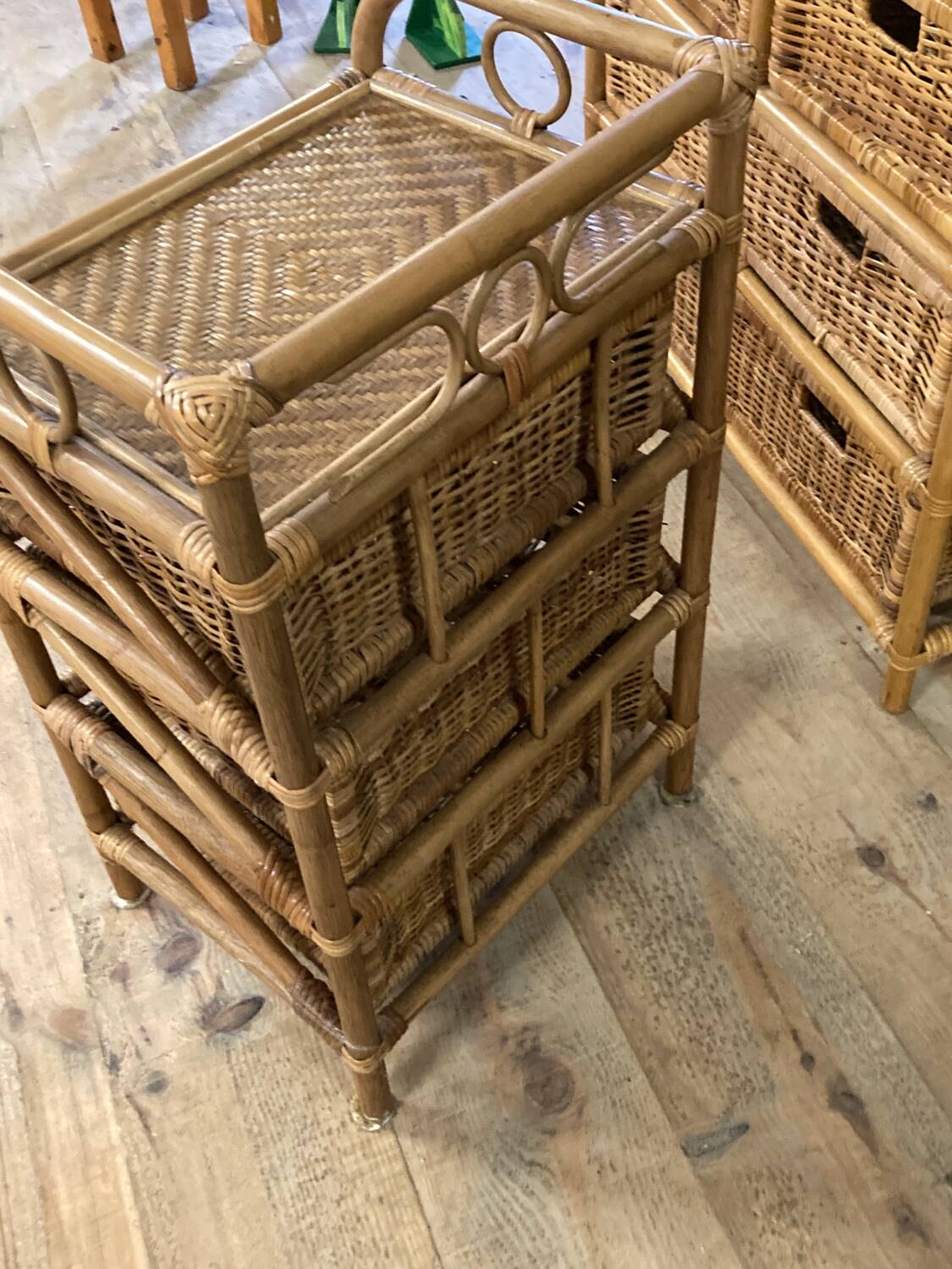 Meuble en rotin vintage