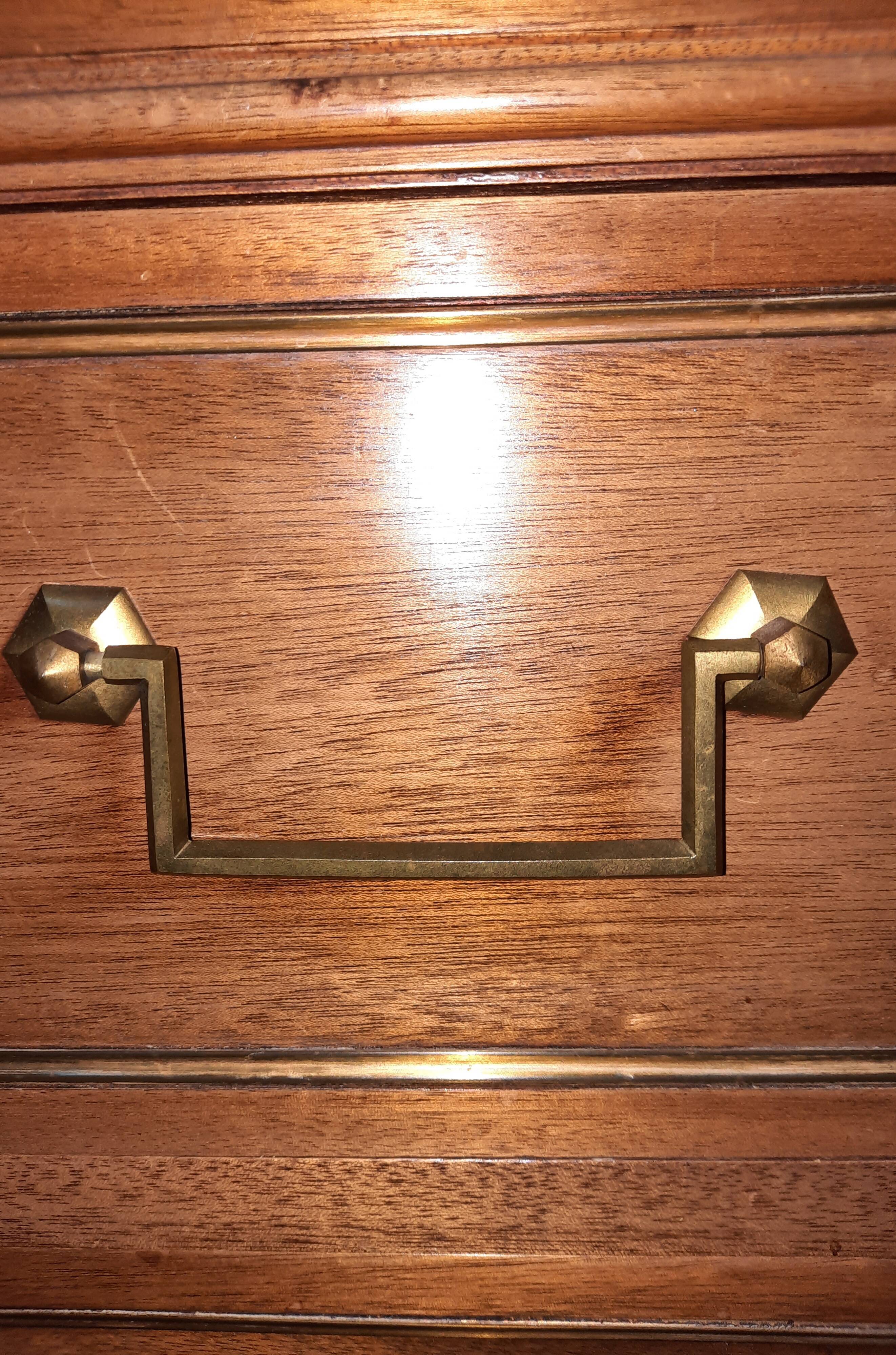 Commode  style Louis XVI