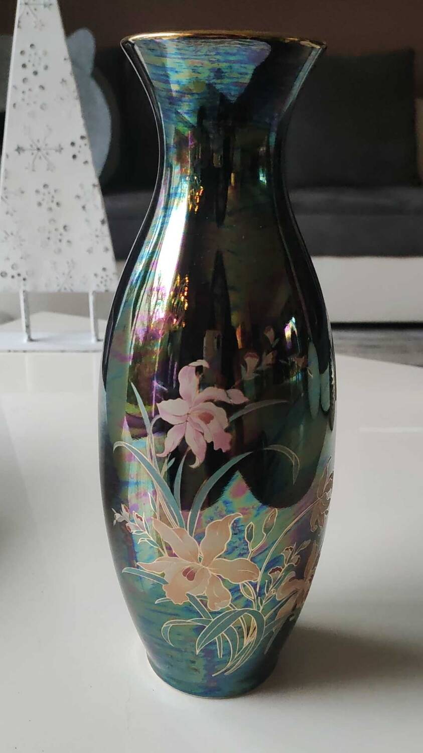 Iridescent japanese vase with floral patterns. stamped japan. high 27.5 cm