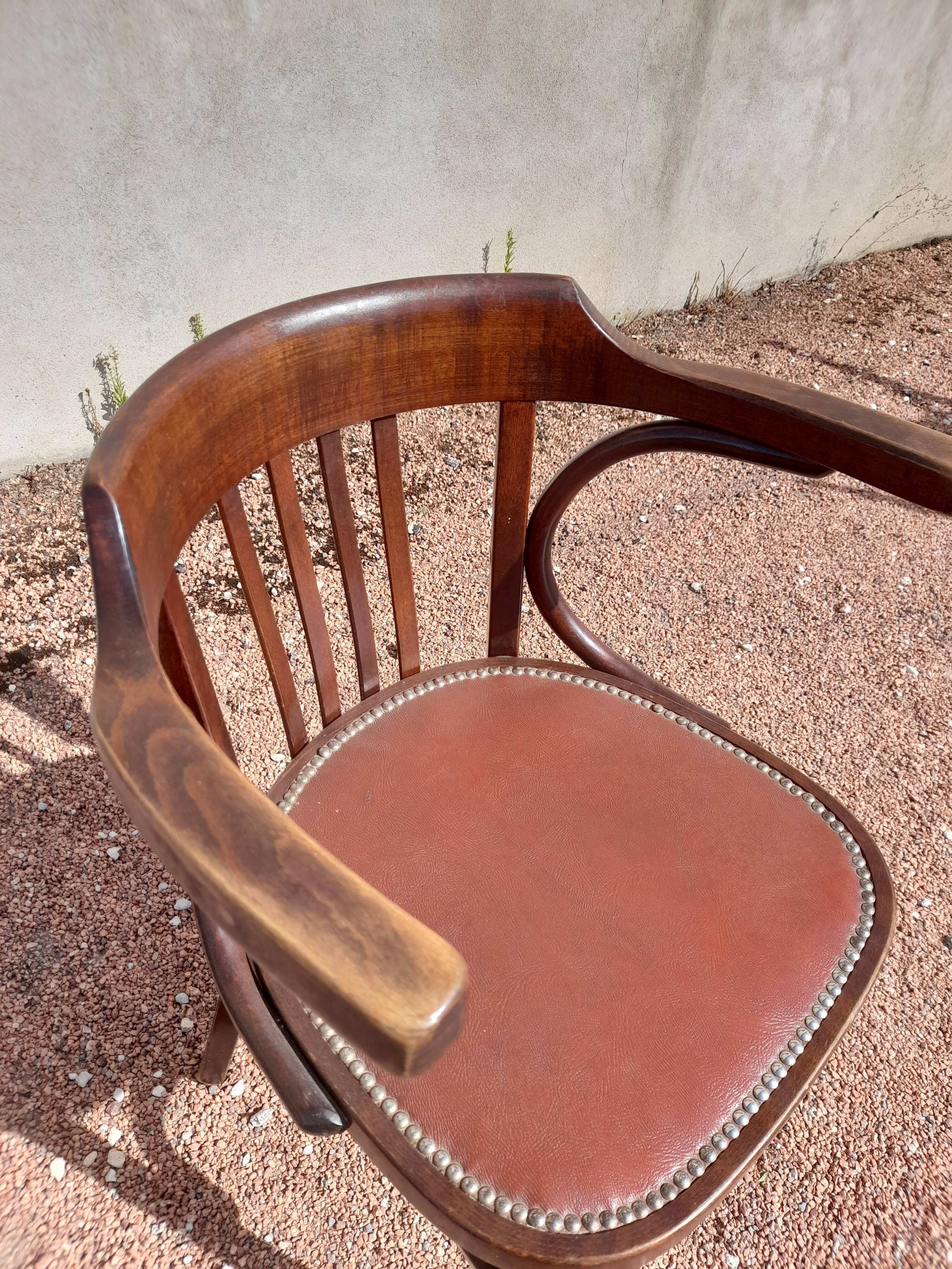 Fauteuil de bistrot signé Baumann 1930