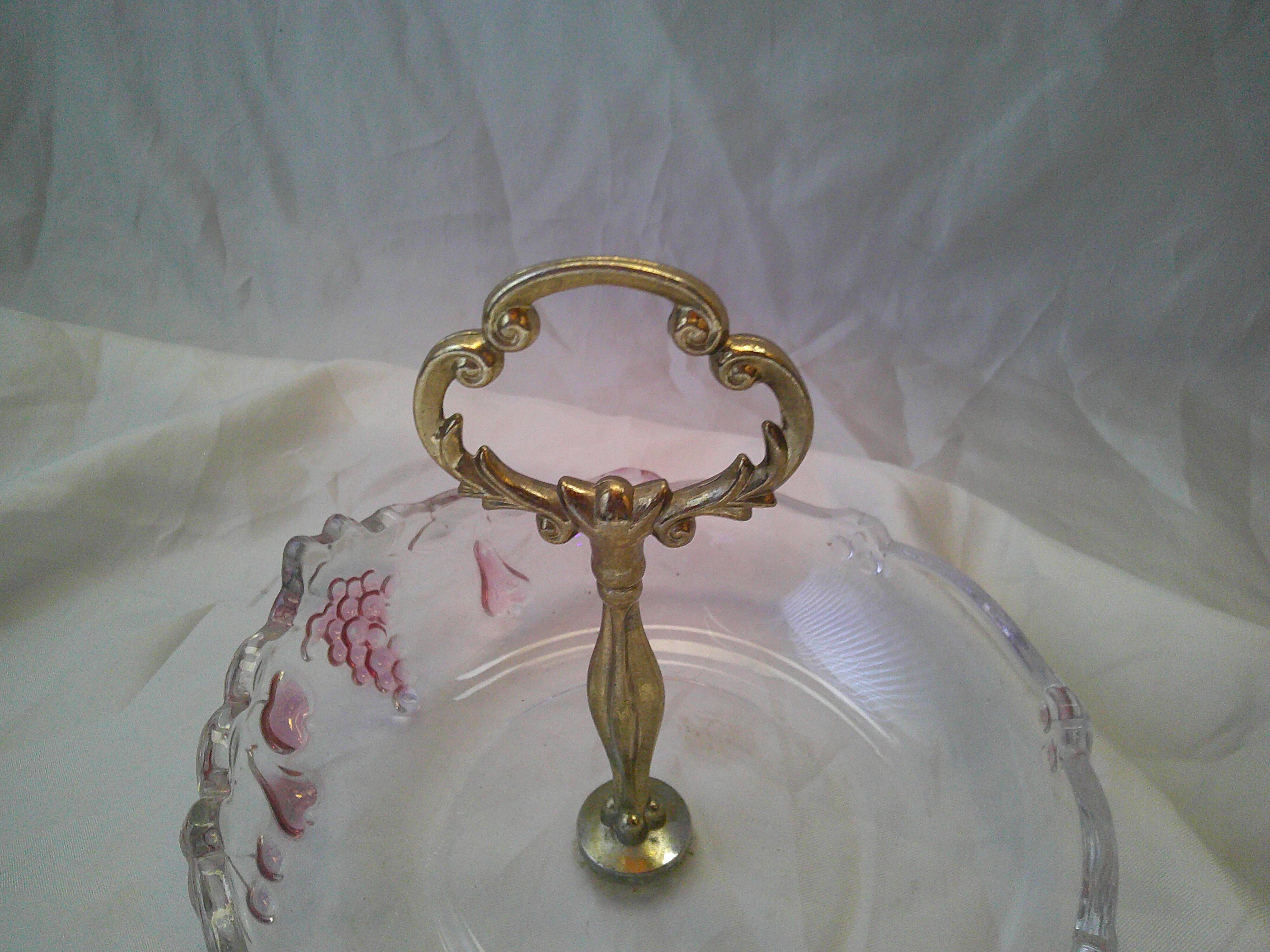 Glass cake stand