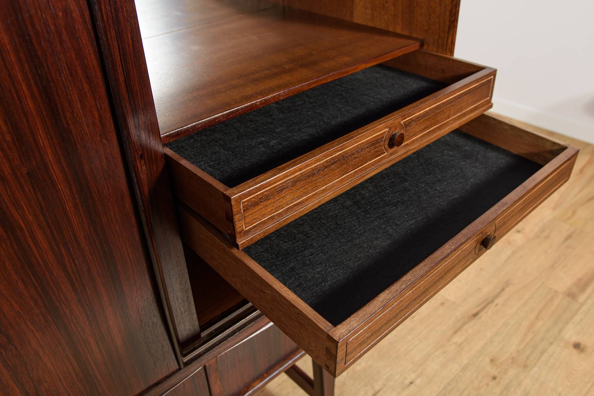 Commode en palissandre du milieu du siècle par E. W. Bach pour Sejling Skabe, Danemark, années 1960.