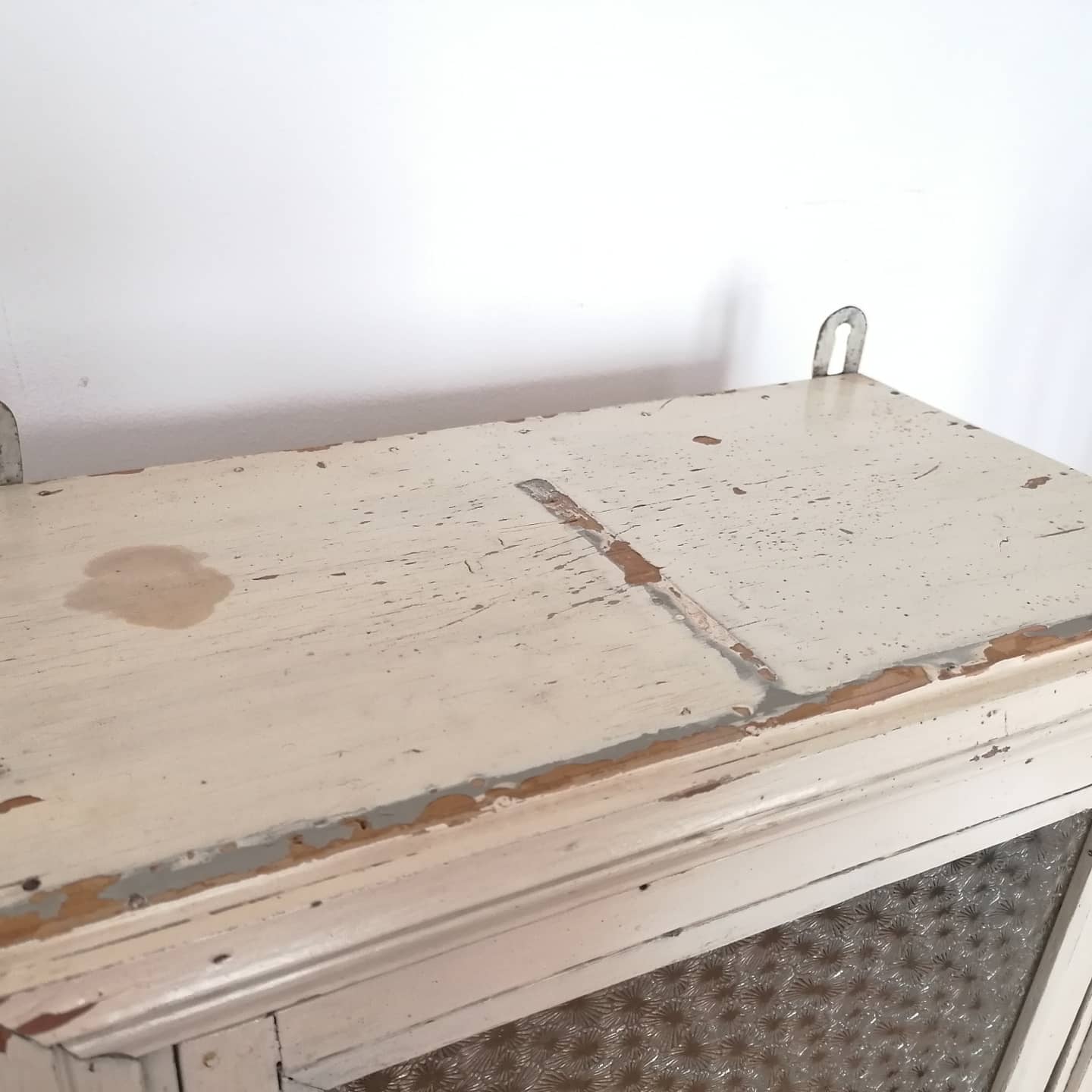 Toilet wall cabinet or pharmacy