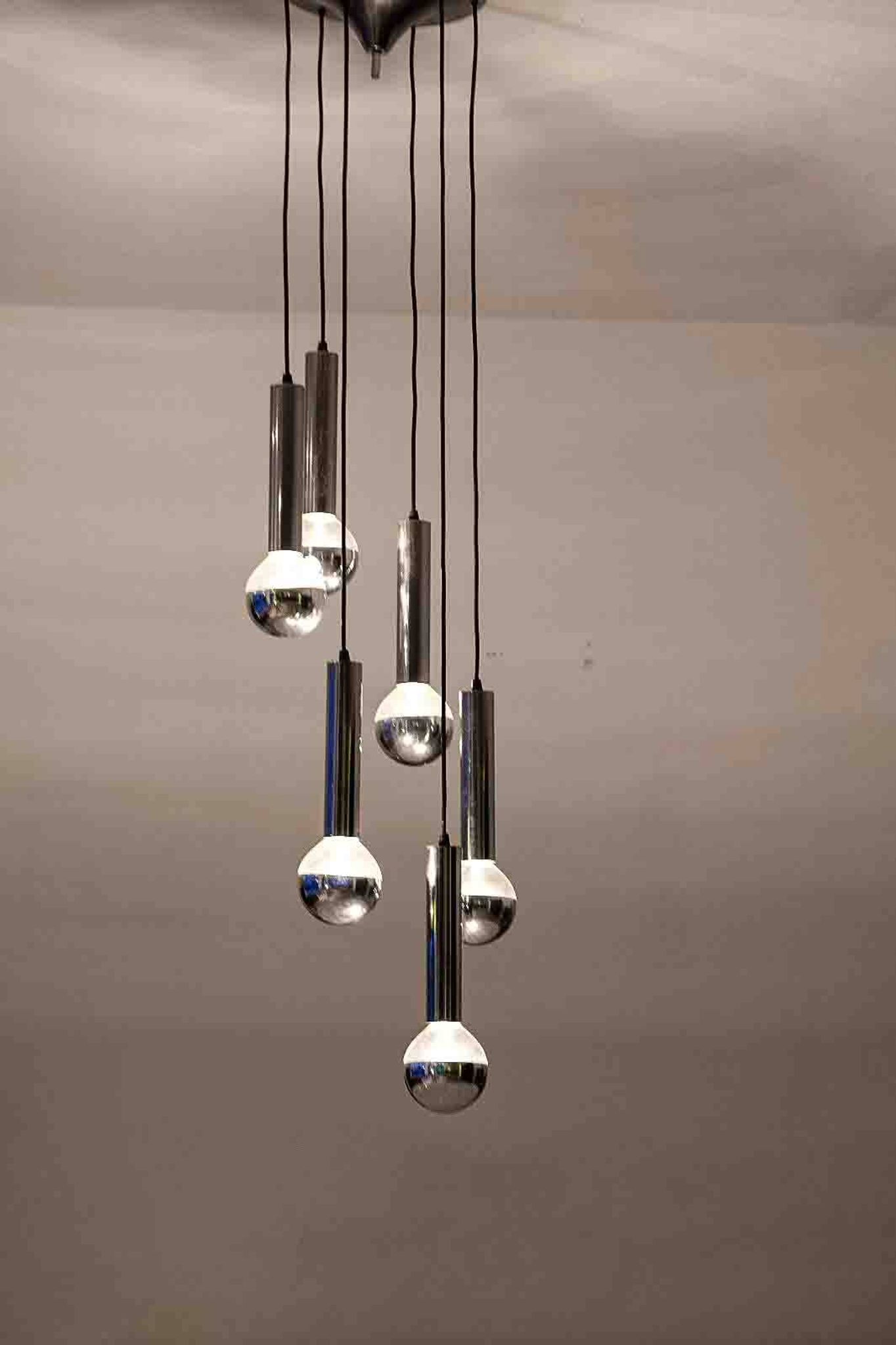 Grand lustre en cascade du milieu du siècle en chrome
