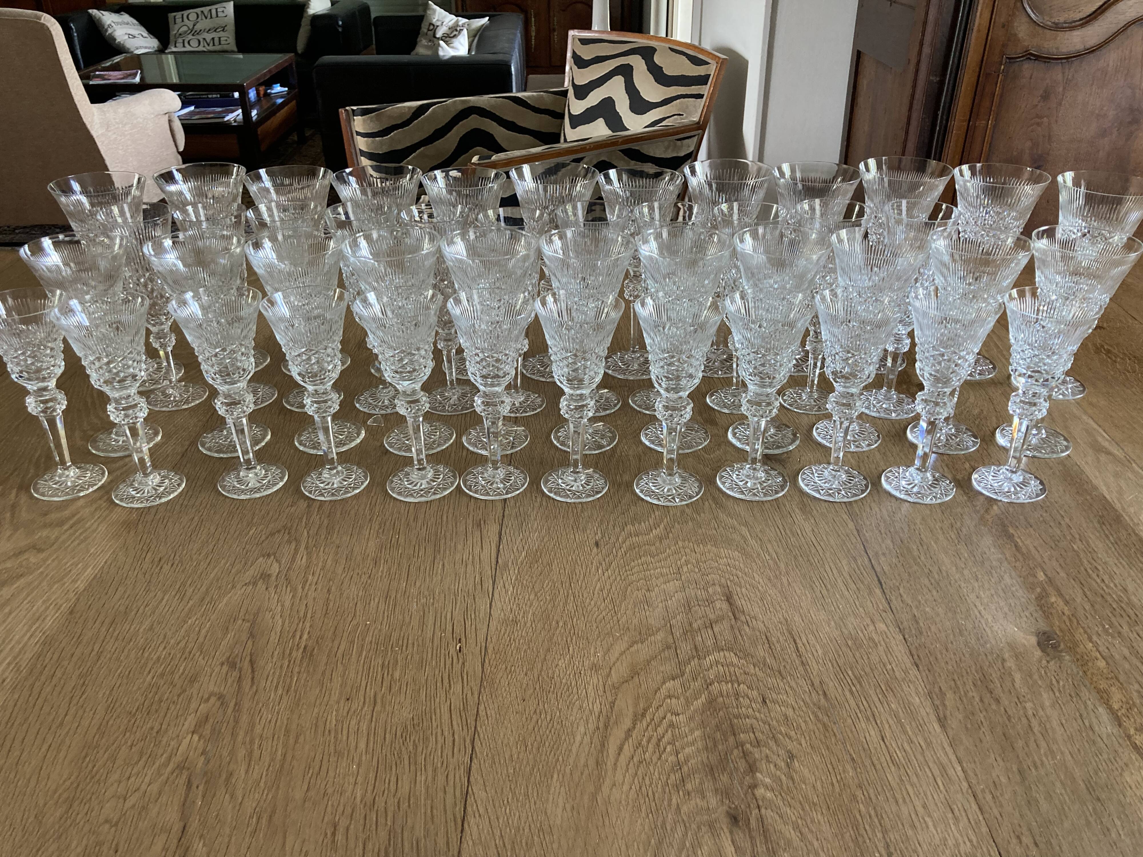 Service of 46 crystalline glasses