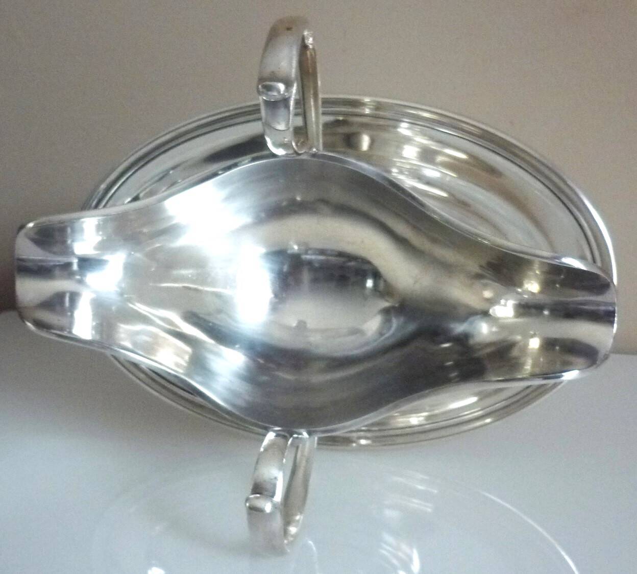 Large gravy boat on its frame, silver metal Cailar Bayard, 19th century