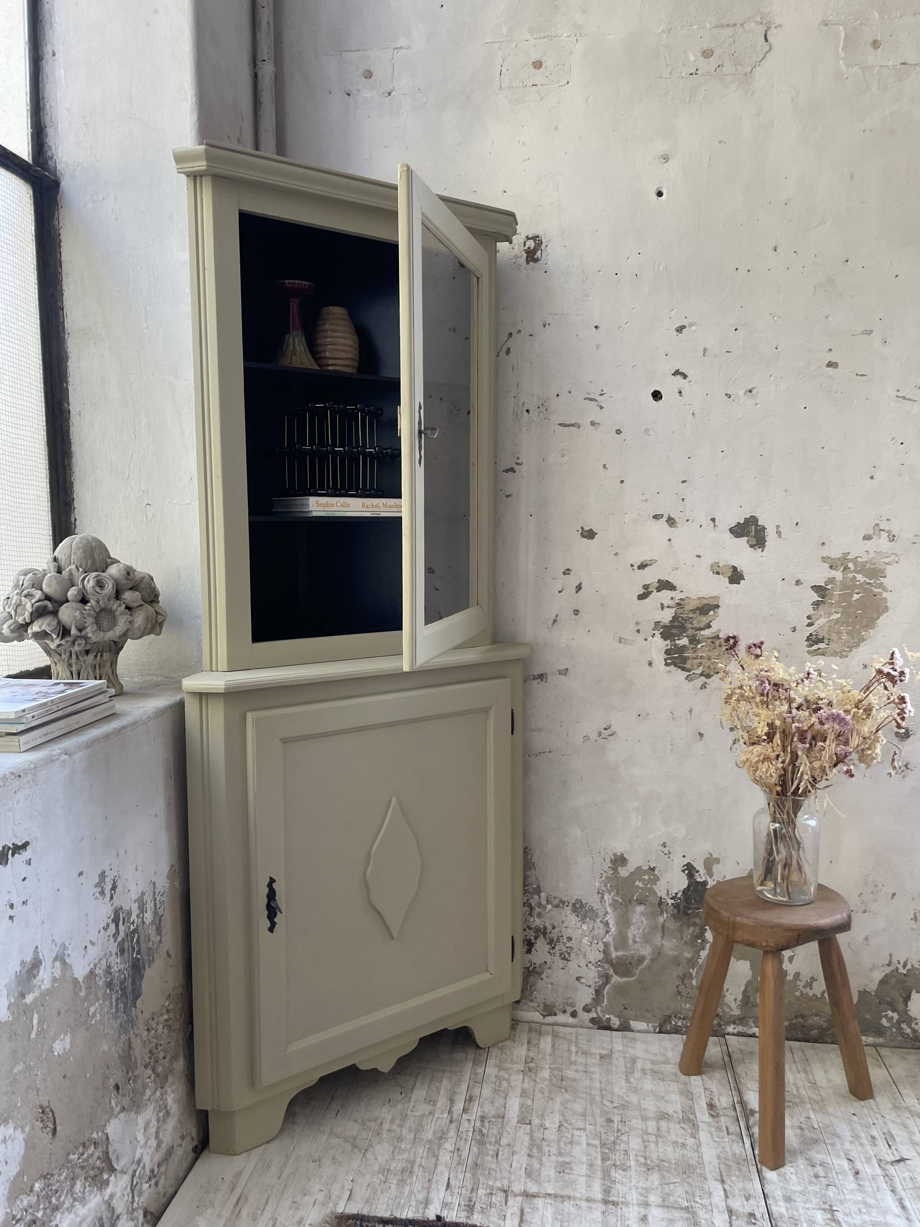Corner display cabinet from the 1950s