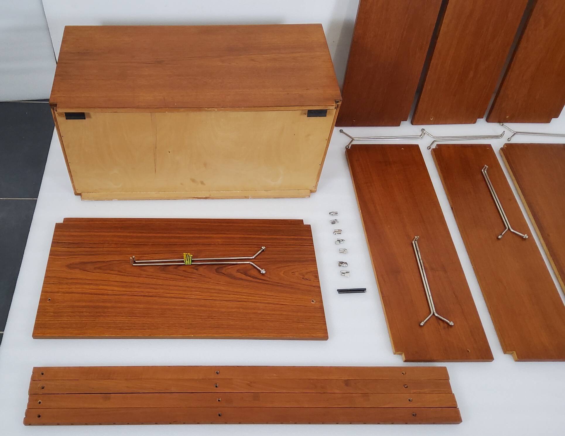 Scandinavian wall shelf – Danish design