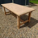 Farm table