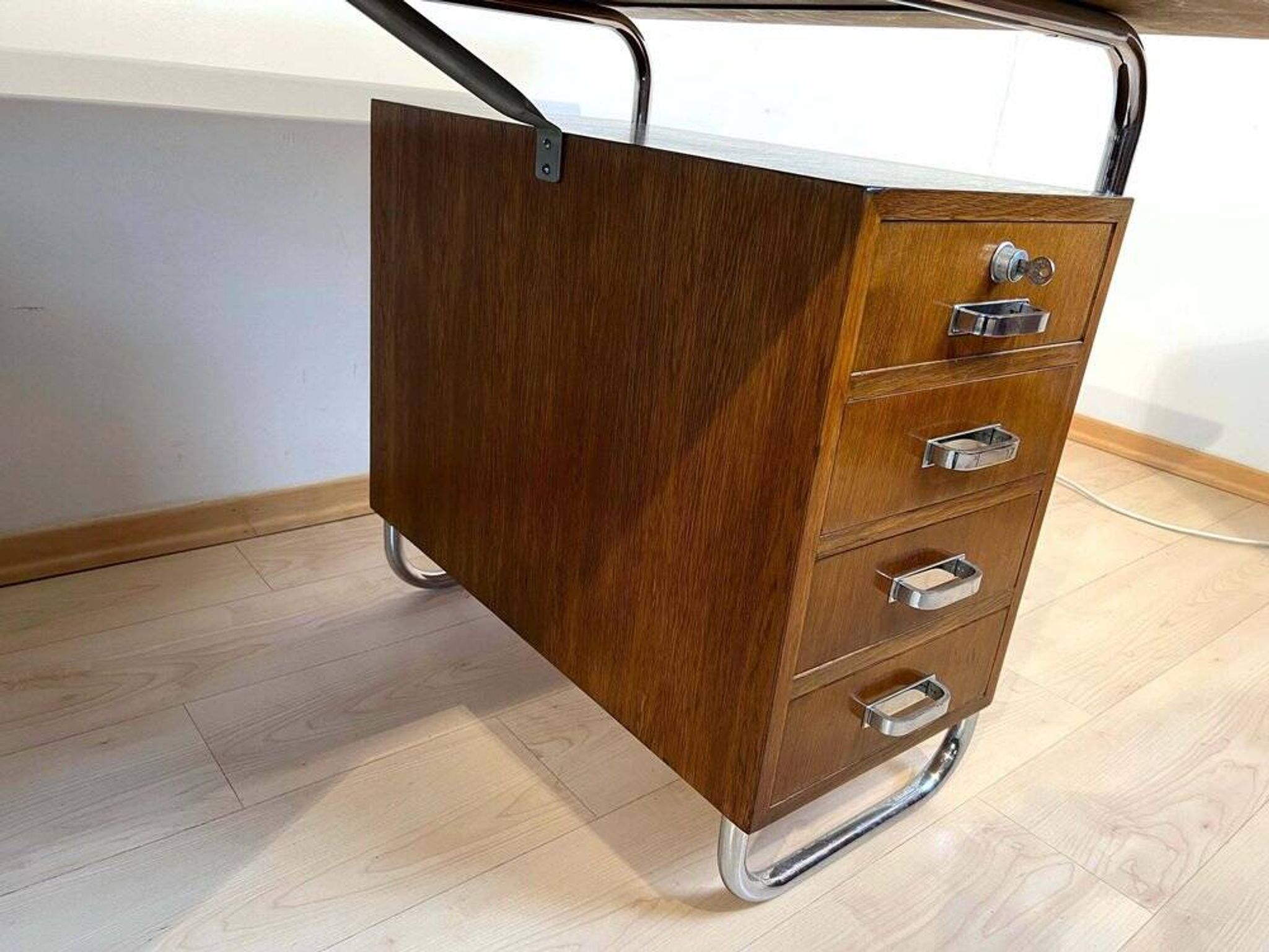 Vintage Bauhaus Oak Veneer Desk from Mücke & Melder, 1940s