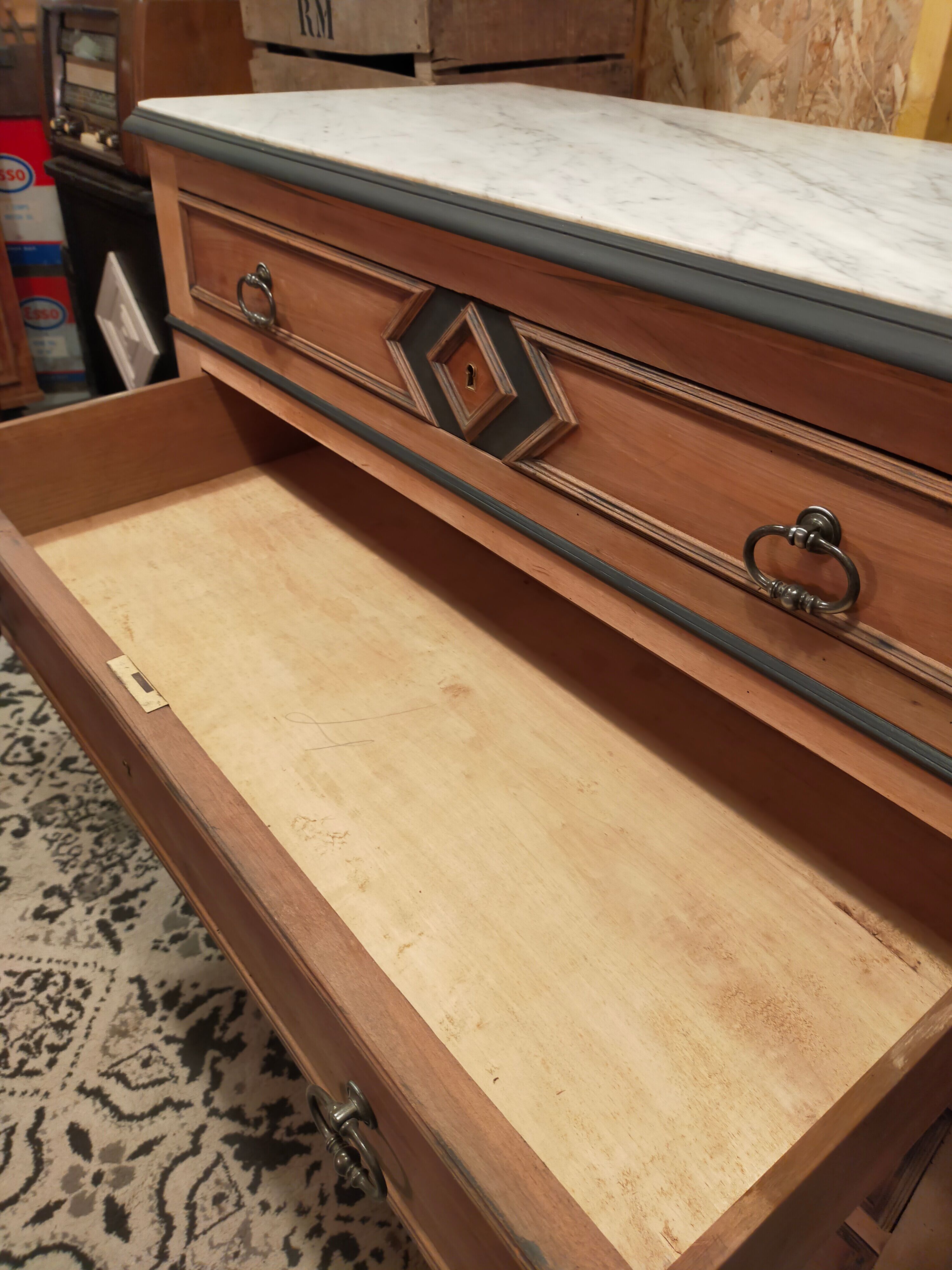 Commode ancienne, début XIXème siècle, remise au goût du jour