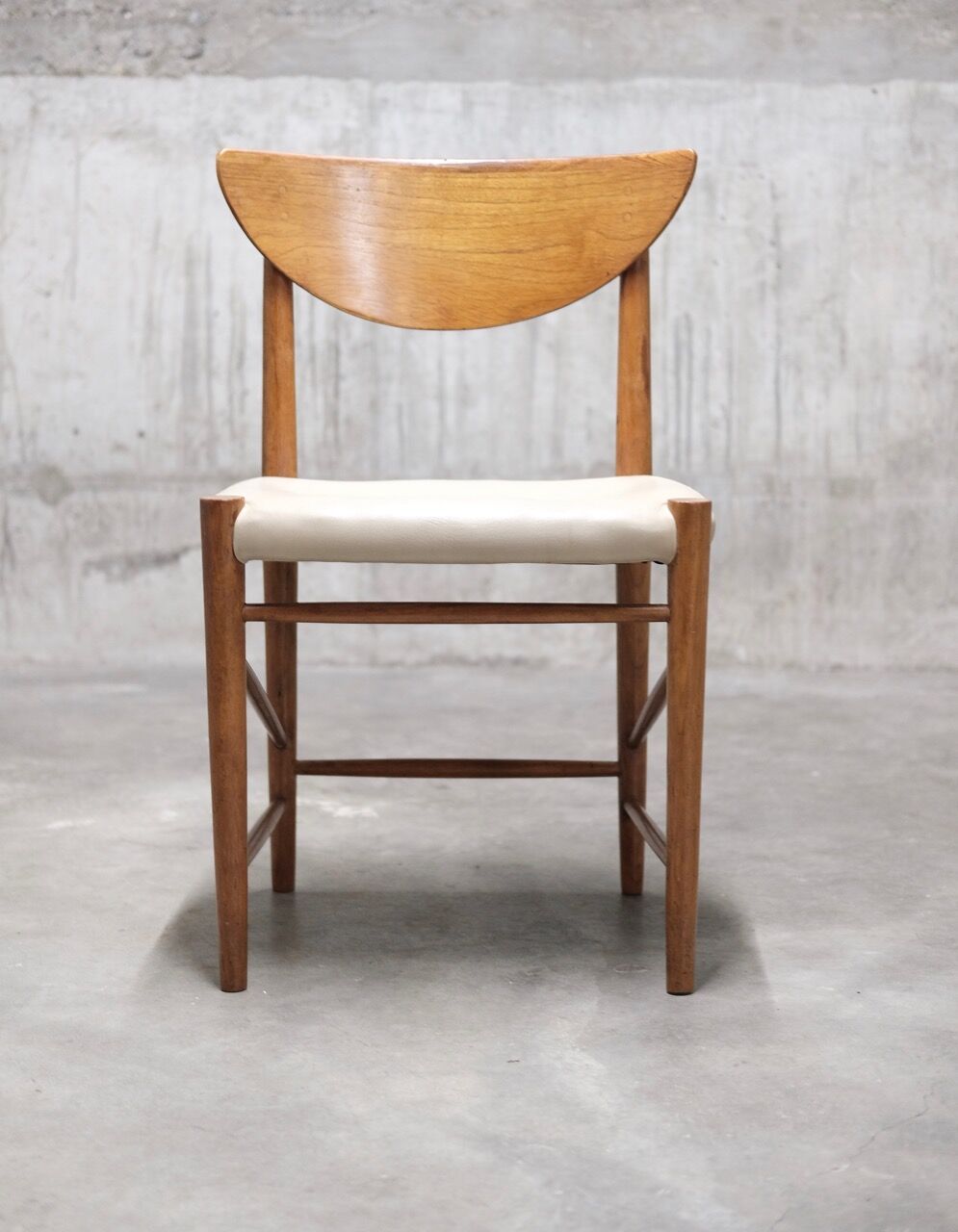 Chaise de salle à manger en teck du milieu du siècle par Peter Hvidt pour Soborg