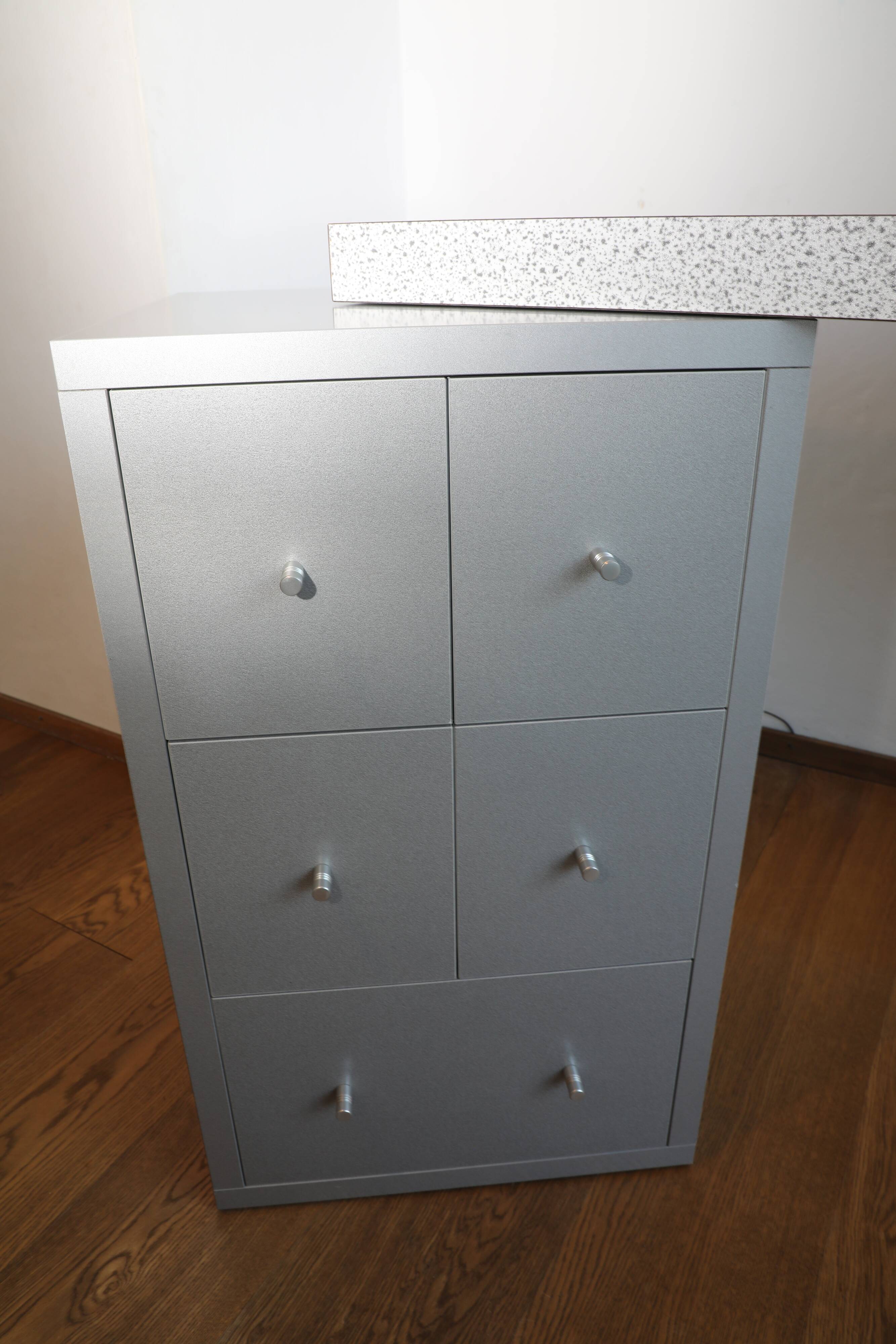 Dione Hairdresser (Antonia Astori, 1980)