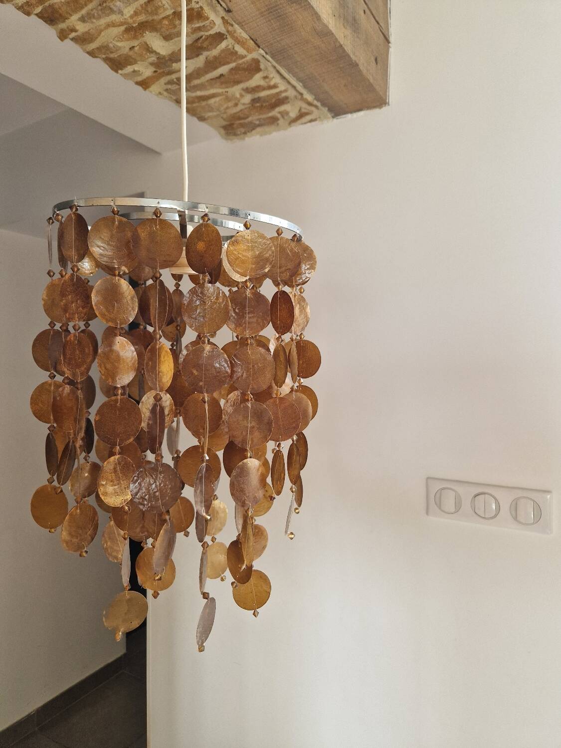 Mother-of-pearl pendant