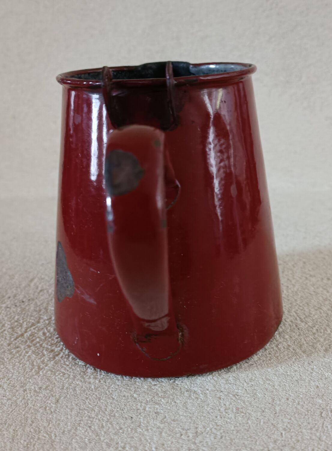 Enamelled sheet milk jug