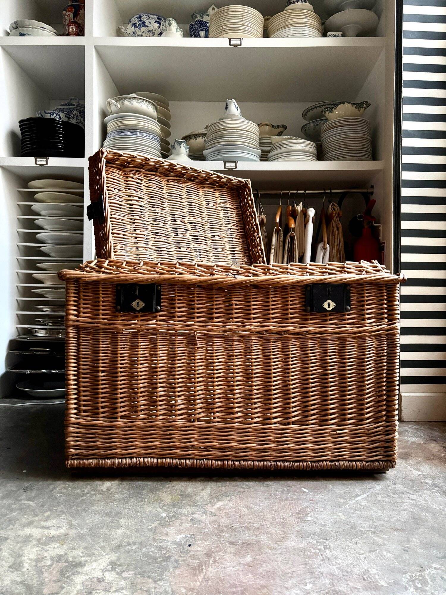 Trunk, chest in woven wicker
