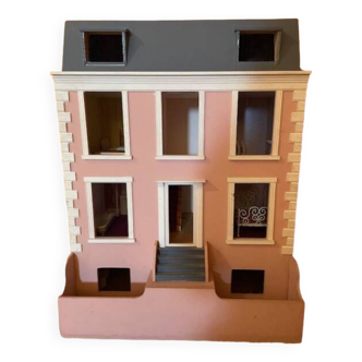 Equipped dollhouse