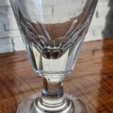 Verre à pied à absinthe
