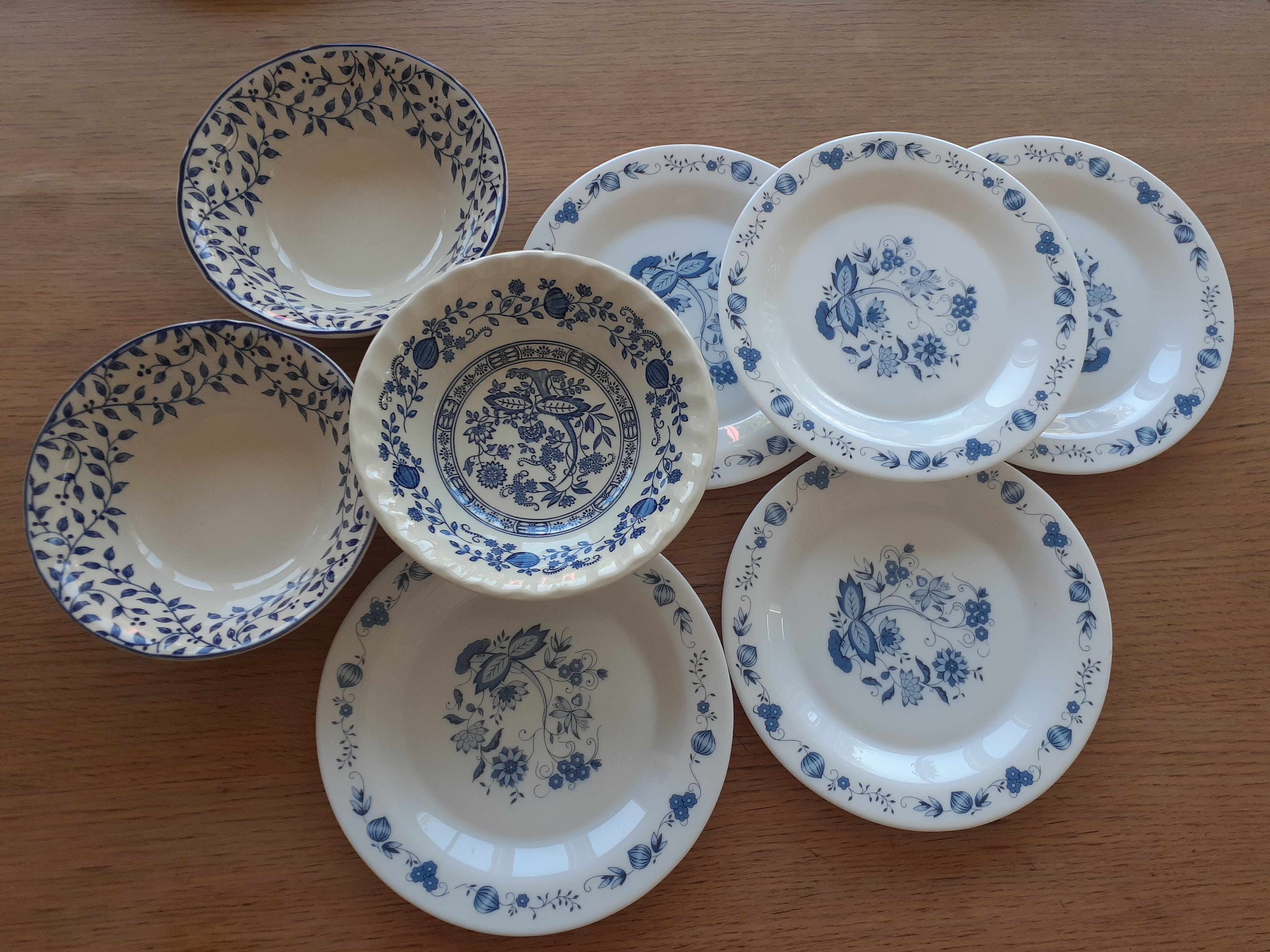 3 bowls and 5 blue plates
