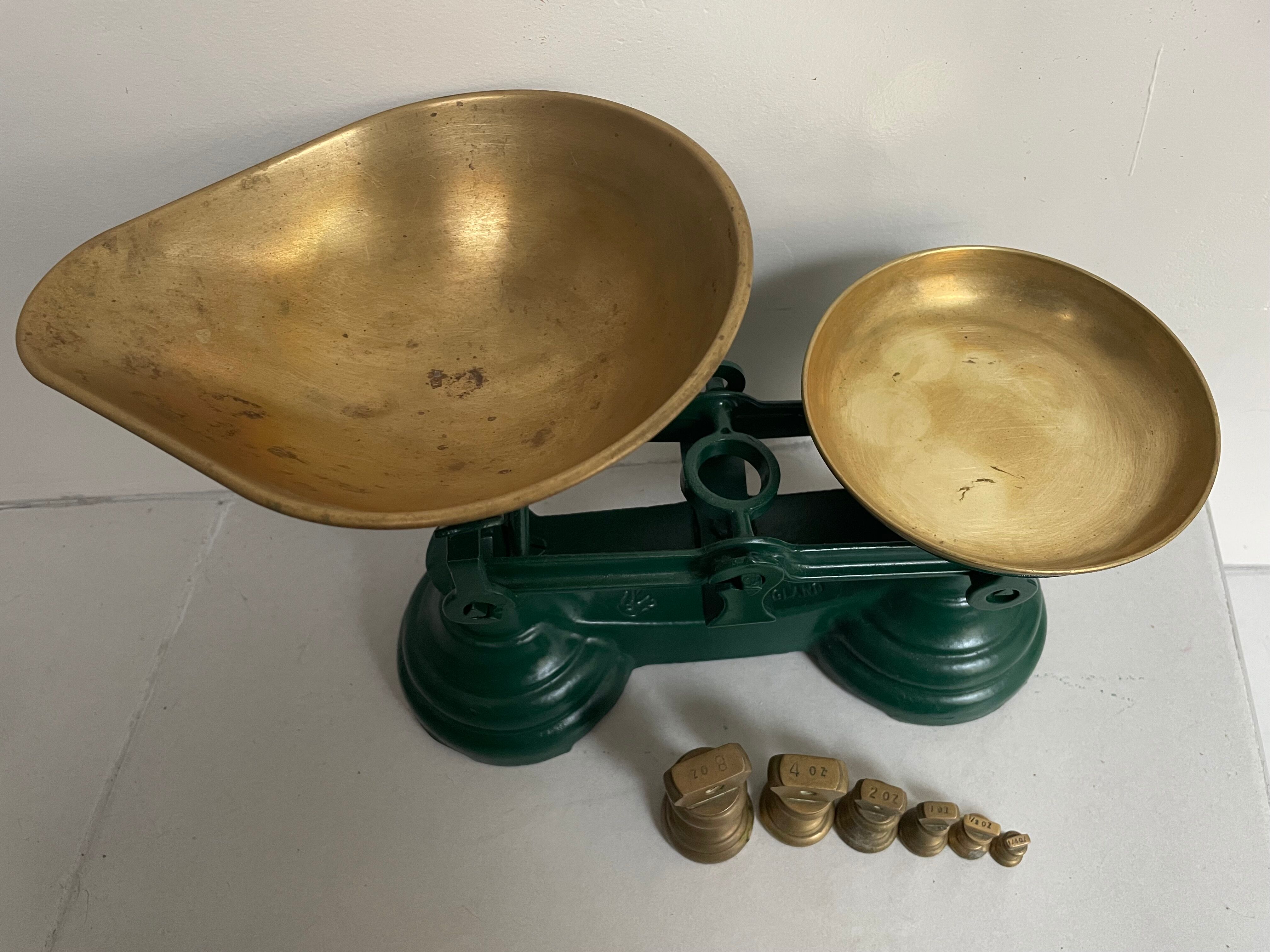 English scale "Librasco" and its weights